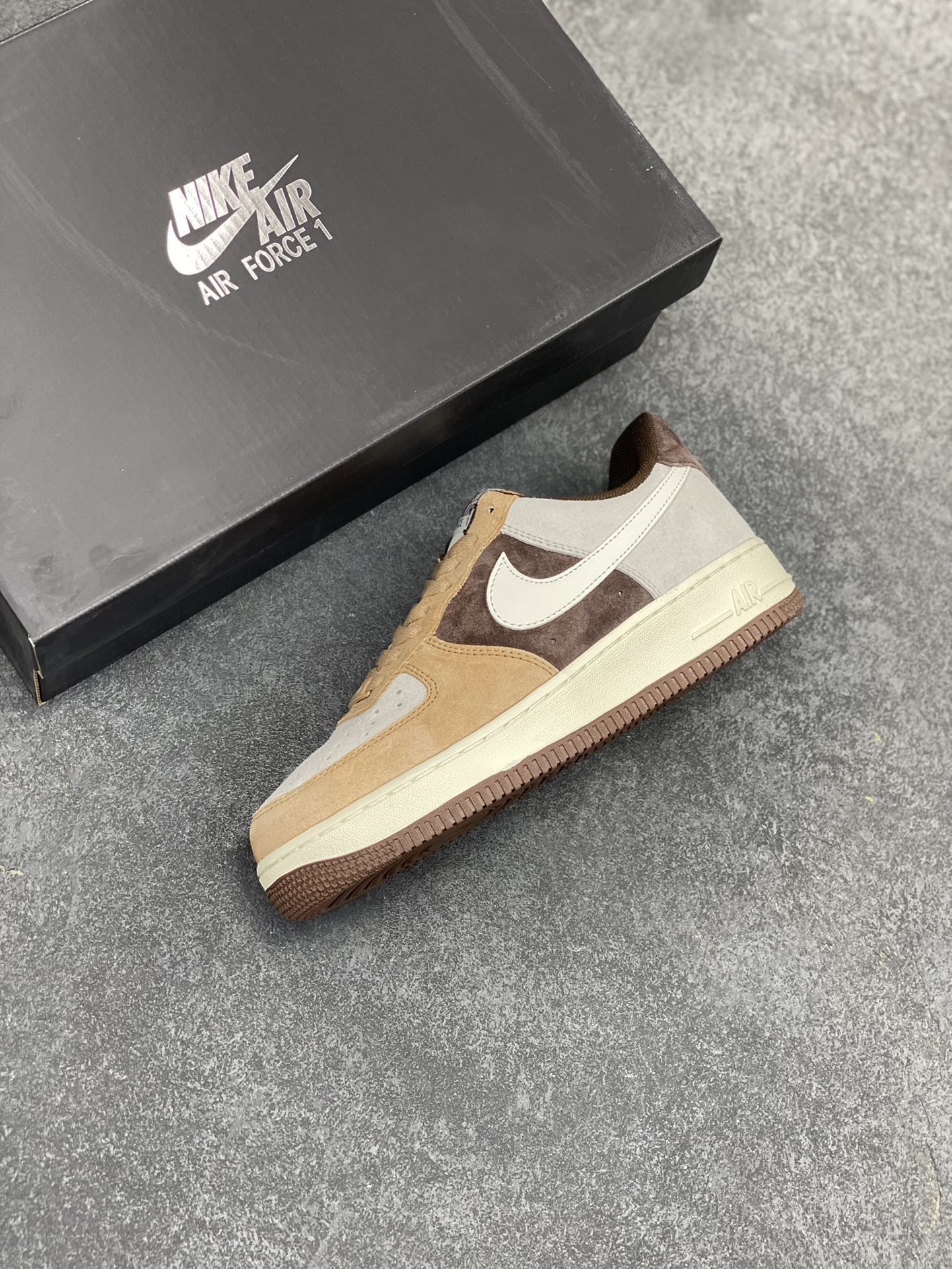 图片[7]-Nike Air Force 1 Low ’07 麂皮 咖啡豆配色 空军一号低帮休闲板鞋 原厂麂皮 原楦原纸板 纯正版型 正品NFC感应芯片 高清洁度 内置全掌气垫 货号：BL3099-233 尺码：36 36.5 37.5 38 38.5 39 40 40.5 41 42 42.5 43 44 44.5 45-选品中心