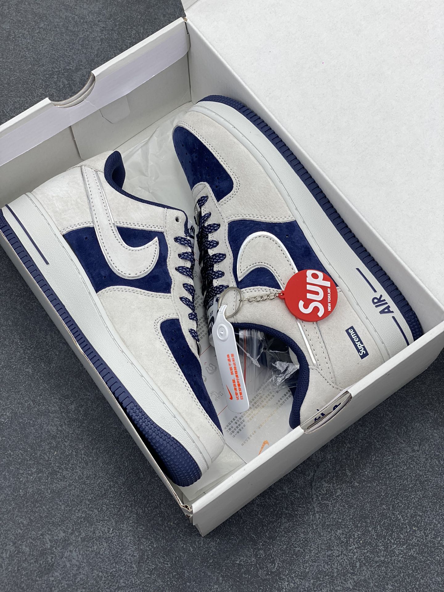 图片[9]-Nike Air Force 1 07 Low “深蓝色”全麂皮supreme联名秋冬 空军一号低帮休闲板鞋 3M反光 定制皮料 原盒原包装 原楦头原纸板 纯正版型 正品NFC感应芯片 内置全掌气垫 货号：ME2392-103 尺码：36 36.5 37.5 38 38.5 39 40 40.5 41 42 42.5 43 44 44.5 45-选品中心