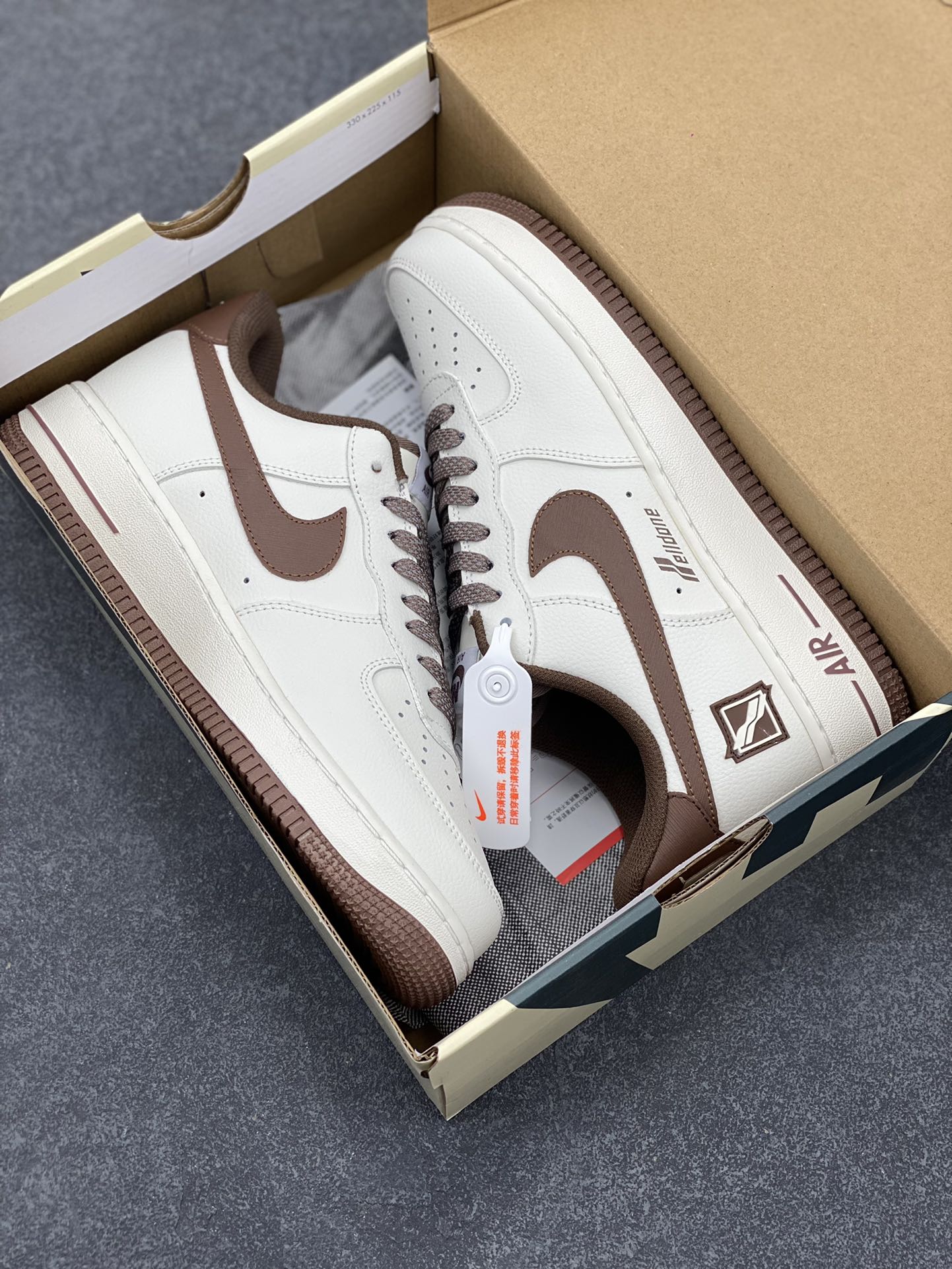 图片[9]-NIke Air Force 1 \’07 Low “welldone”空军一号 低帮 运动鞋 休闲鞋 折边针车 工艺难度大 原楦头原纸板 原装鞋盒 内置全掌气垫 原厂鞋底 货号：WE-111588 尺码：36 36.5 37.5 38 38.5 39 40 40.5 41 42 42.5 43 44 44.5 45-选品中心