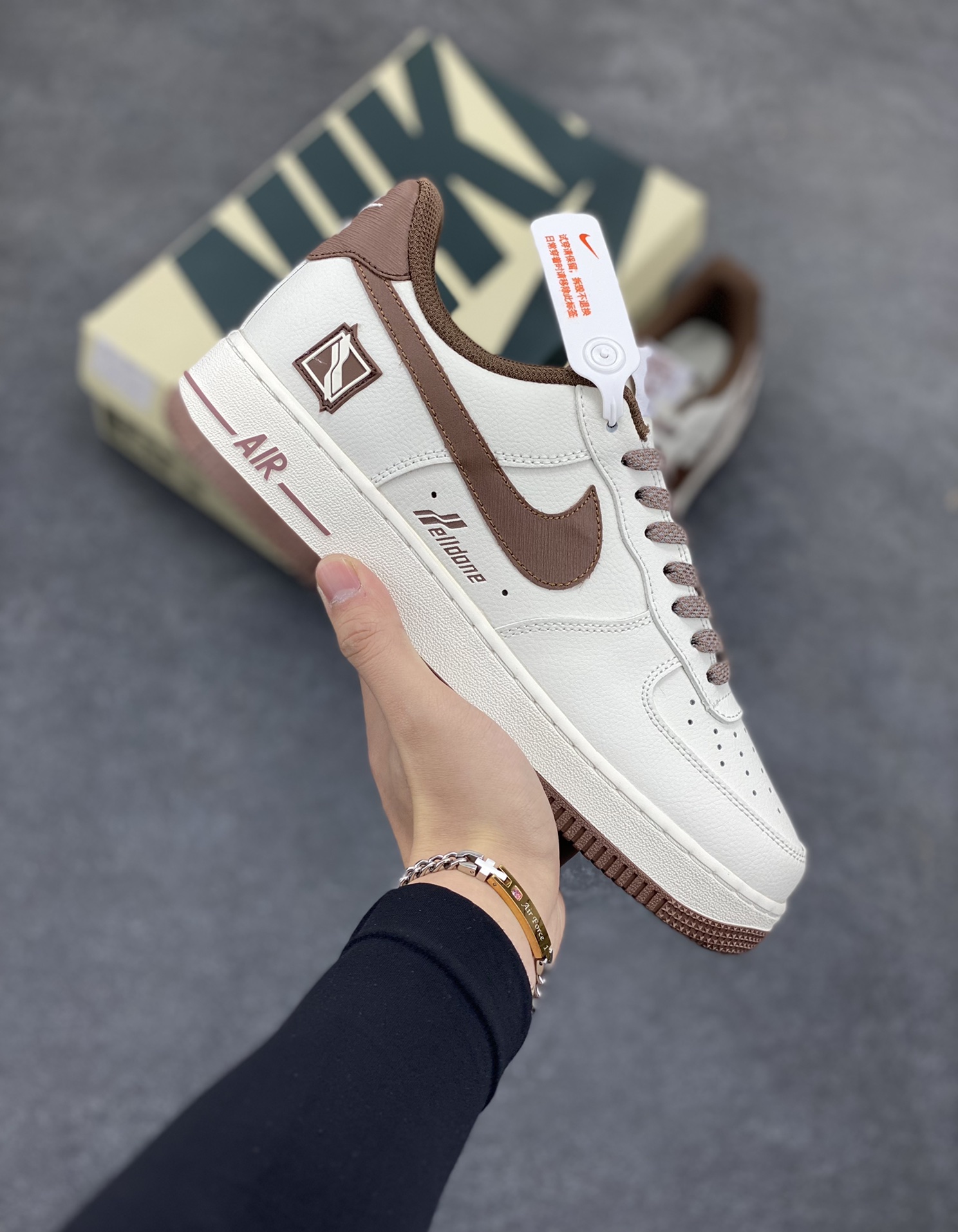 NIke Air Force 1 \'07 Low “welldone”空军一号 低帮 运动鞋 休闲鞋 折边针车 工艺难度大 原楦头原纸板 原装鞋盒 内置全掌气垫 原厂鞋底 货号：WE-111588 尺码：36 36.5 37.5 38 38.5 39 40 40.5 41 42 42.5 43 44 44.5 45-选品中心