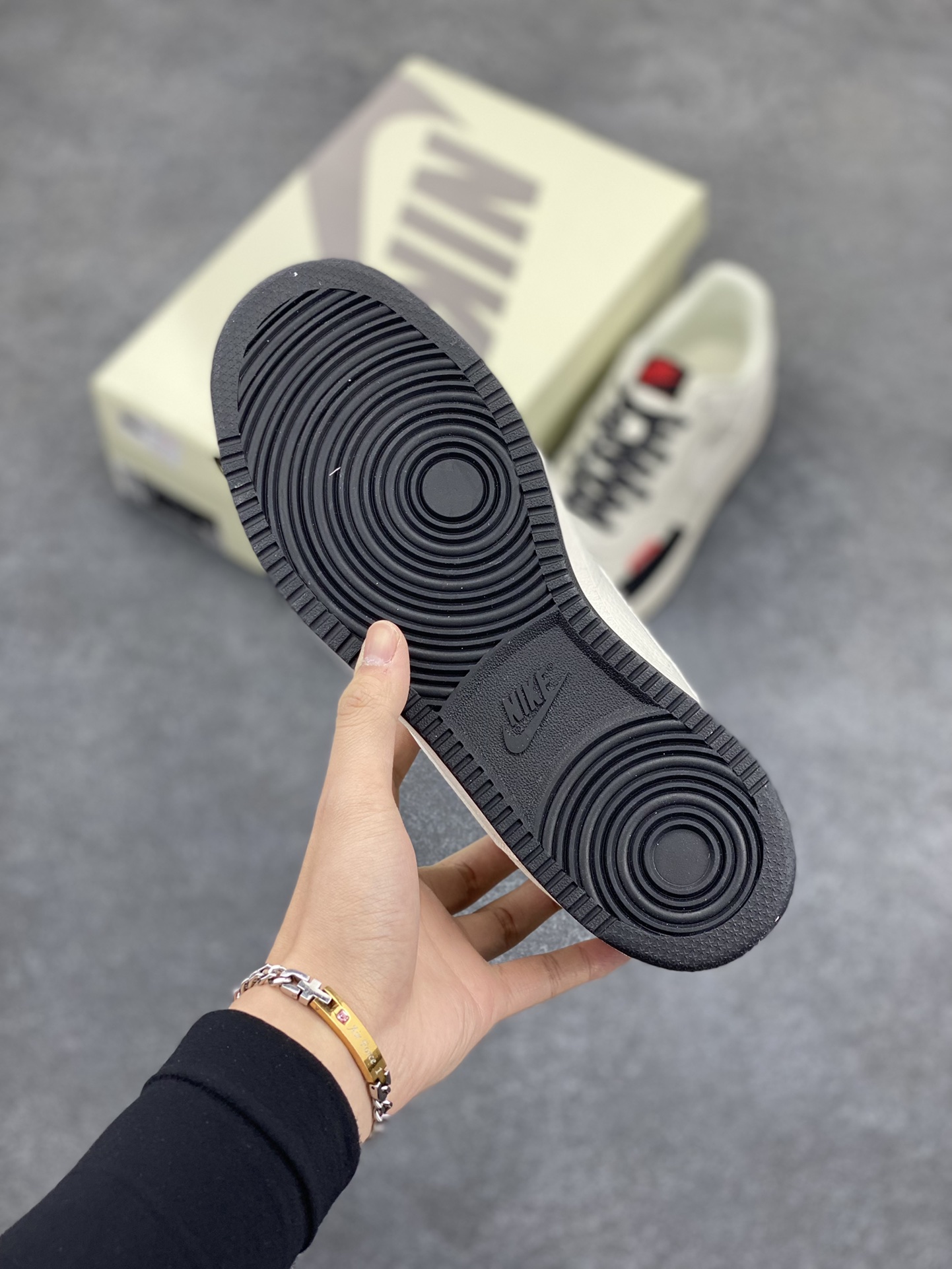 图片[5]-海外爆款 ZP订单 NIKE EBERNON Low prm 小空军低帮百搭透气休闲运动板鞋 独家头层版本 原数据独家私模大底 纯正版型 清洁度完美 货号：FD5188-127 尺码：36 36.5 37.5 38 38.5 39 40 40.5 41 42 42.5 43 44 44.5 45-选品中心