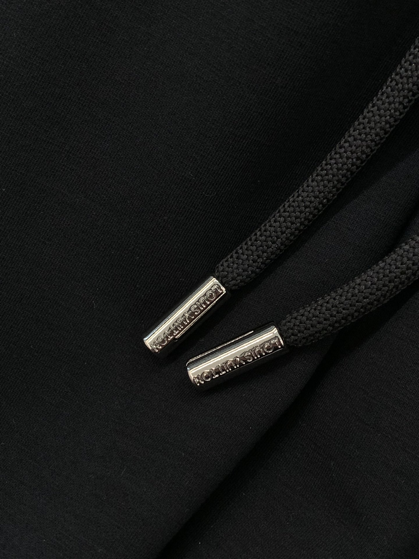  LouisVuitton 路易威登，2025春夏最新款，专柜同步有售，原单狠货，时尚休闲裤，上身很有特