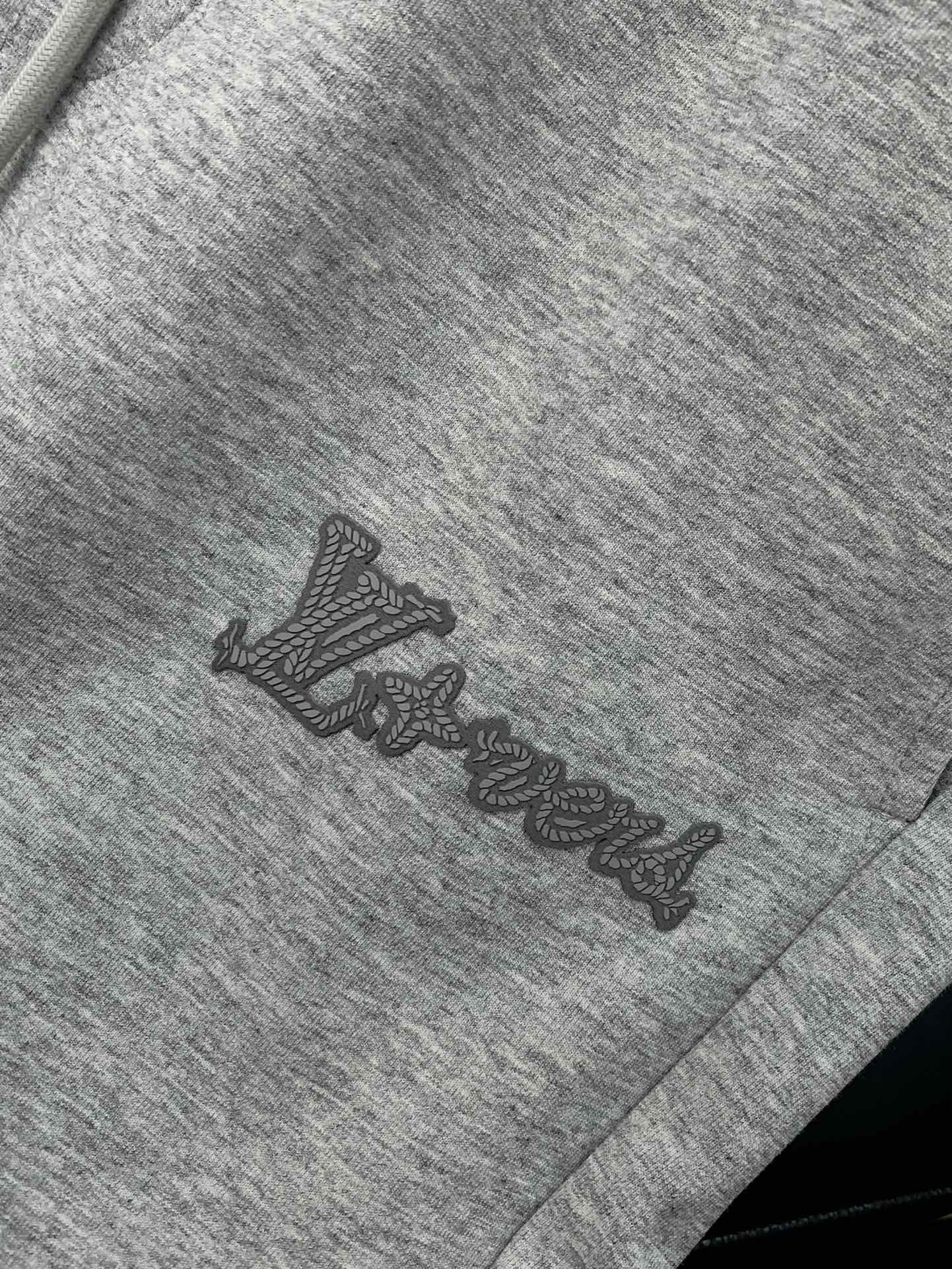  LouisVuitton 路易威登，2025春夏最新款，专柜同步有售，原单狠货，时尚休闲裤，上身很有特