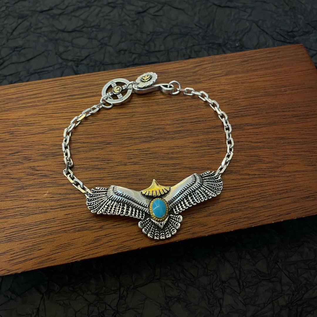 NO:110026,Comment [New Products on Shelves] Goro Takahashi Goro Retro Tsukishi Flying Eagle Bracelet, Top Version, Accepted Exclusive Shot, Mainly Focused on the High-end Market, Absolutely Different from the Ordinary Version!  The details of the picture product are consistent with ZP!  Original production process, precision quality, purely handmade, authentic model opening, fashion essentials, both men and women can wear, same couple style, rock punk silver style, retro elements, trendy and versatile, same style on the official website, fine jewelry, bracelet19860909批【新品上架】Goro’s高桥吾郎复古松石飞鹰手链,顶级版本 认准独家拍摄 主攻高端市场 绝对区别普通版本！图片产品细节与ZP一致！原版制作工艺 精工品质 纯手工打造 ～正品开模潮流时尚必备 男女均可佩戴 情侣款同款 摇滚朋克泰银风格 复古元素 潮流百搭 官网同款,饰品精品,bracelet,Jewelry