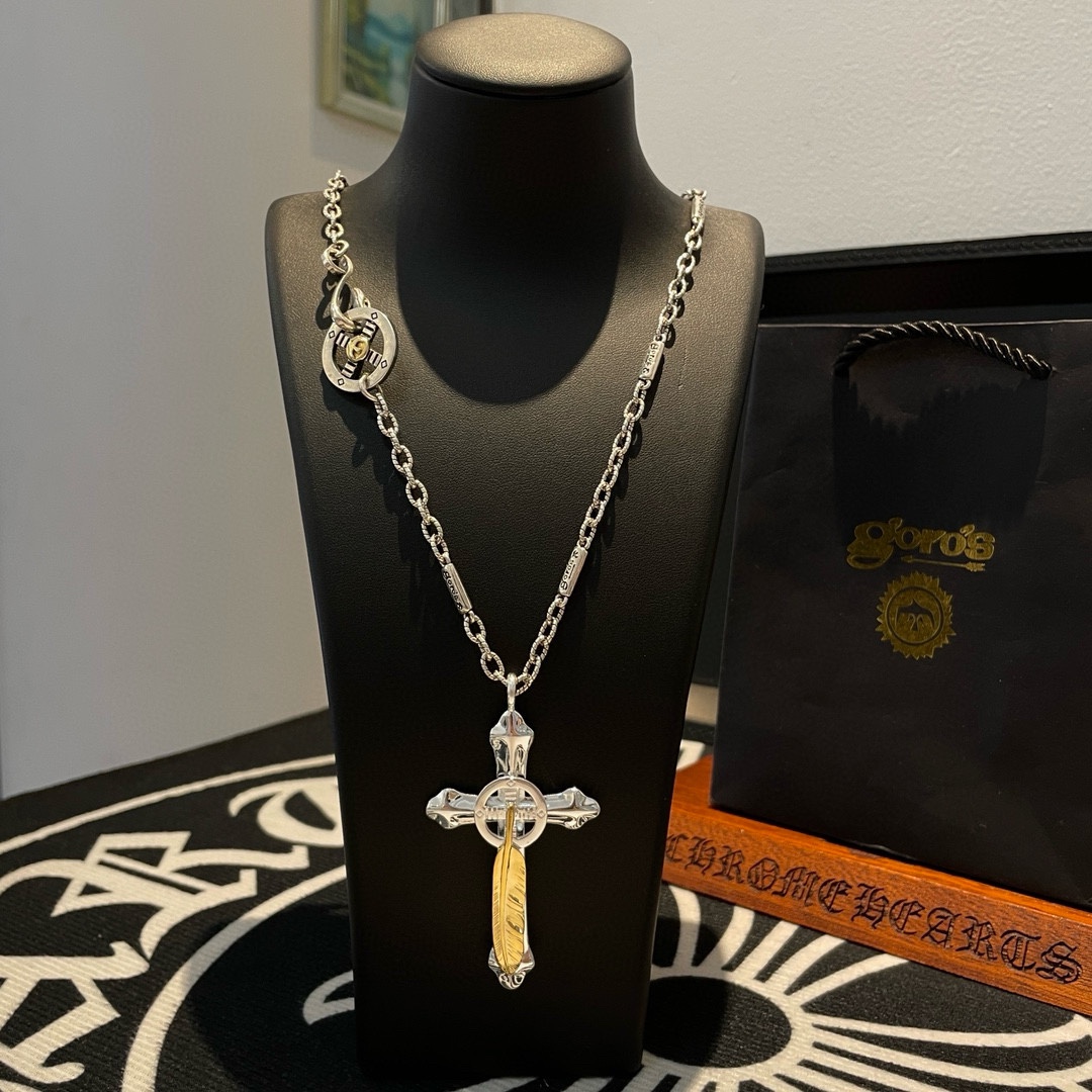 NO:110030,[New Products are on the Shelves] Goro’s Takahashi Goro Golden Feather Cross Pendant, Takahashi Classic Bamboo Necklace, Top Version, Accepted Exclusive Shot, Mainly Focused on the High-end Market, Kuaishou/ins/Xiaohongshu Hot Style, absolutely different from the ordinary version!  The details of the picture product are consistent with ZP!  Original production process, precision quality, purely handmade, authentic model opening, fashion essentials, both men and women can wear, same couple style, rock punk silver style, retro elements, trendy and versatile, same style on the official website, fine jewelry, necklace19860909批【新品上架】Goro’s高桥吾郎金色羽毛十字架吊坠,高桥经典竹节项链,顶级版本,认准独家拍摄,主攻高端市场 ,快手/ins/小红书热门款,绝对区别普通版本！图片产品细节与ZP一致！原版制作工艺 精工品质 纯手工打造 ～正品开模潮流时尚必备 男女均可佩戴 情侣款同款 摇滚朋克泰银风格 复古元素 潮流百搭 官网同款,饰品精品,necklace,Jewelry