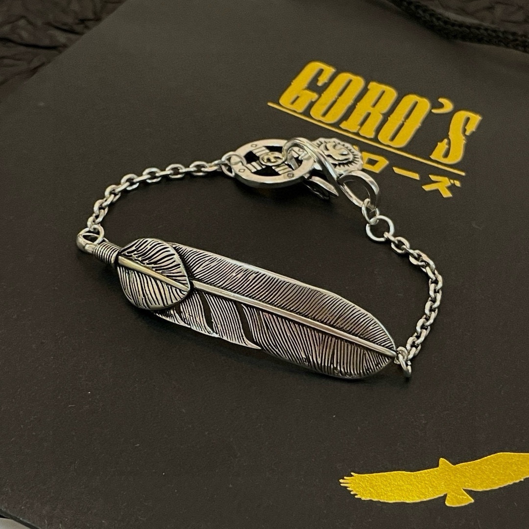NO:110043,Comment [New Products on Shelves] Goro Takahashi Goro retro feather bracelet, top version, accurate exclusive shooting, focus on the high-end market, absolutely different from the ordinary version!  The details of the picture product are consistent with ZP!  Original production process, precision quality, purely handmade, authentic model opening, fashion essentials, both men and women can wear, same couple style, rock punk silver style, retro elements, trendy and versatile, same style on the official website, fine jewelry, bracelet19860909批【新品上架】Goro’s高桥吾郎复古羽毛手链,顶级版本 认准独家拍摄 主攻高端市场 绝对区别普通版本！图片产品细节与ZP一致！原版制作工艺 精工品质 纯手工打造 ～正品开模潮流时尚必备 男女均可佩戴 情侣款同款 摇滚朋克泰银风格 复古元素 潮流百搭 官网同款,饰品精品,bracelet,Jewelry
