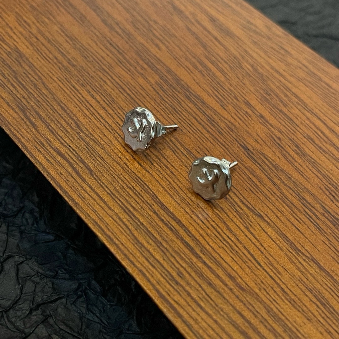 “Exclusive High-End Handmade Bird Ear Nails by Goro: Top-of-the-Art Version” - 图片 2