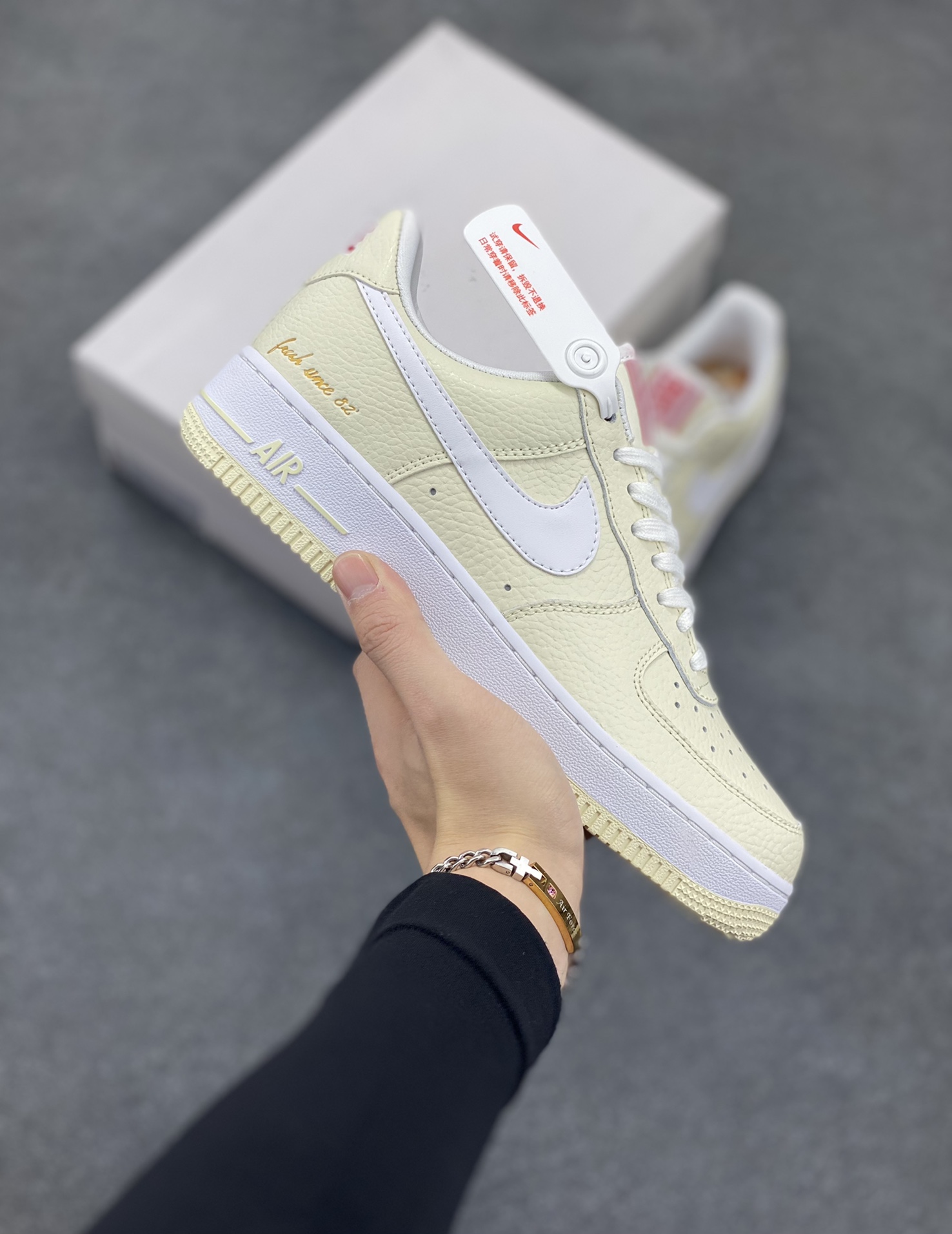 福利特价 Nike Air Force 1 Low 米白爆米花 空军一号低帮运动休闲板鞋 原楦头原纸板 打造纯正空军版型#专注外贸渠道 全掌内置蜂窝气垫 #原盒配件 原厂中底钢印、拉帮完美 货号:CW2919-100 尺码:36 36.5 37.5 38 38.5 39 40 40.5 41 42 42.5 43 44 44.5 45-选品中心