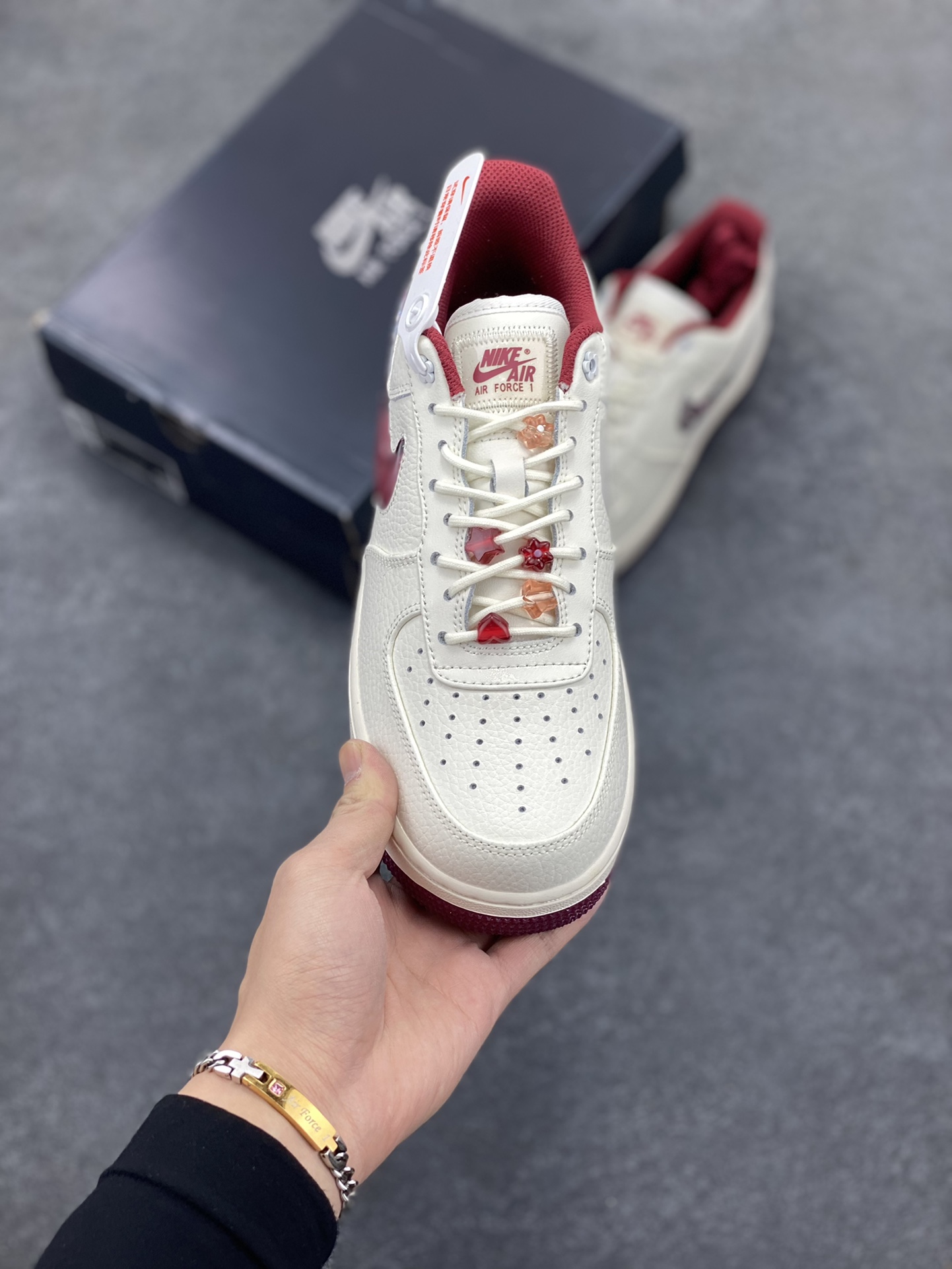 图片[2]-福利特价 Air Force 1 ‘07 Low 新款情人节 原楦头原纸板 打造纯正空军版型 #专注外贸渠道 全掌内置蜂窝气垫 #原盒配件 原厂中底钢印、拉帮完美 货号：FD5068-161 尺码：36 36.5 37.5 38 38.5 39 40 40.5 41 42 42.5 43 44 44.5 45-选品中心