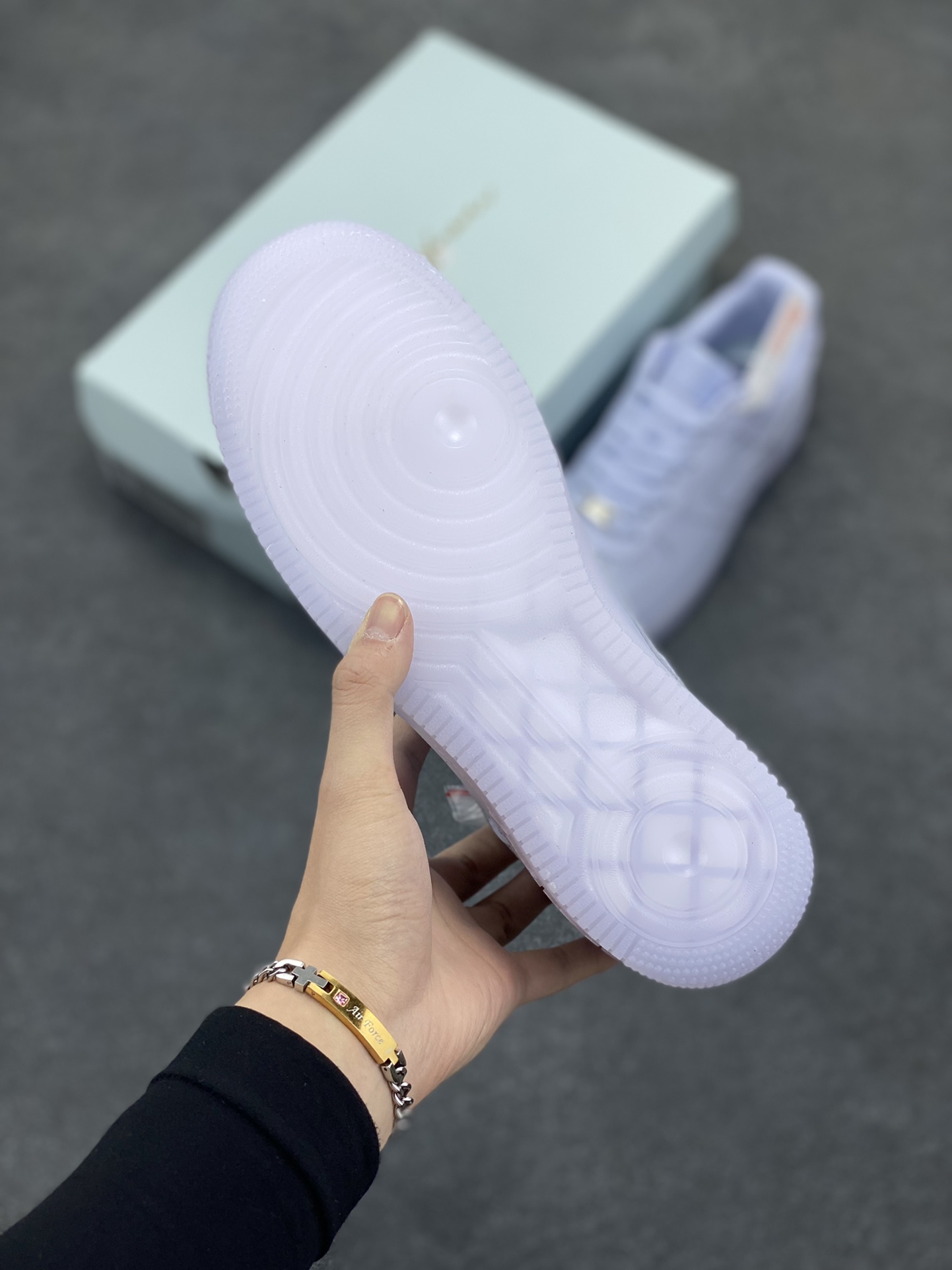 图片[5]-Nike Air Force 1 07 low空军一号 蓝荔枝纹水晶 板鞋 原楦头原纸板 打造纯正空军版型#专注外贸渠道 全掌内置蜂窝气垫 #原盒配件 原厂中底钢印、拉帮完美 货号：CZ8065-500 尺码：36 36.5 37.5 38 38.5 39 40 40.5 41 42 42.5 43 44 44.5 45-选品中心