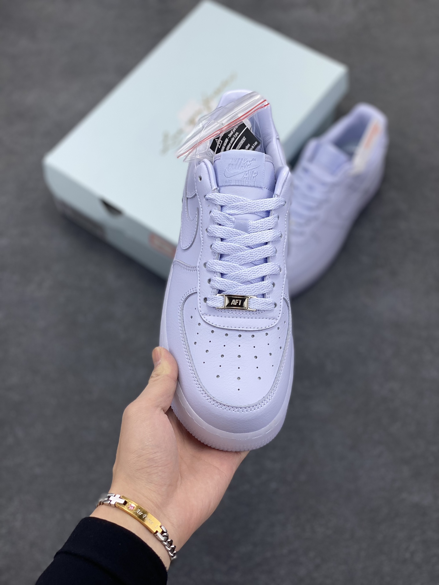 图片[2]-Nike Air Force 1 07 low空军一号 蓝荔枝纹水晶 板鞋 原楦头原纸板 打造纯正空军版型#专注外贸渠道 全掌内置蜂窝气垫 #原盒配件 原厂中底钢印、拉帮完美 货号：CZ8065-500 尺码：36 36.5 37.5 38 38.5 39 40 40.5 41 42 42.5 43 44 44.5 45-选品中心