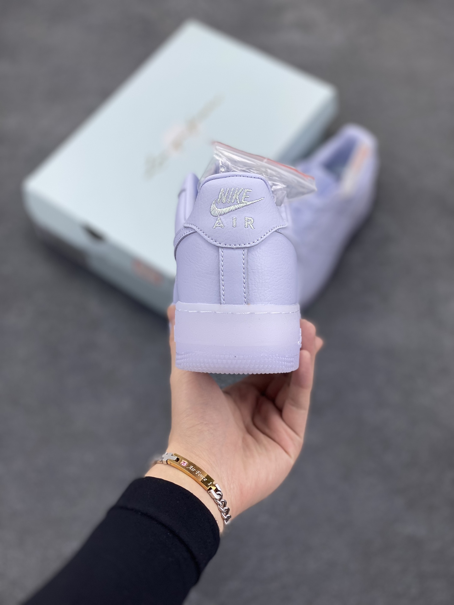 图片[4]-Nike Air Force 1 07 low空军一号 蓝荔枝纹水晶 板鞋 原楦头原纸板 打造纯正空军版型#专注外贸渠道 全掌内置蜂窝气垫 #原盒配件 原厂中底钢印、拉帮完美 货号：CZ8065-500 尺码：36 36.5 37.5 38 38.5 39 40 40.5 41 42 42.5 43 44 44.5 45-选品中心