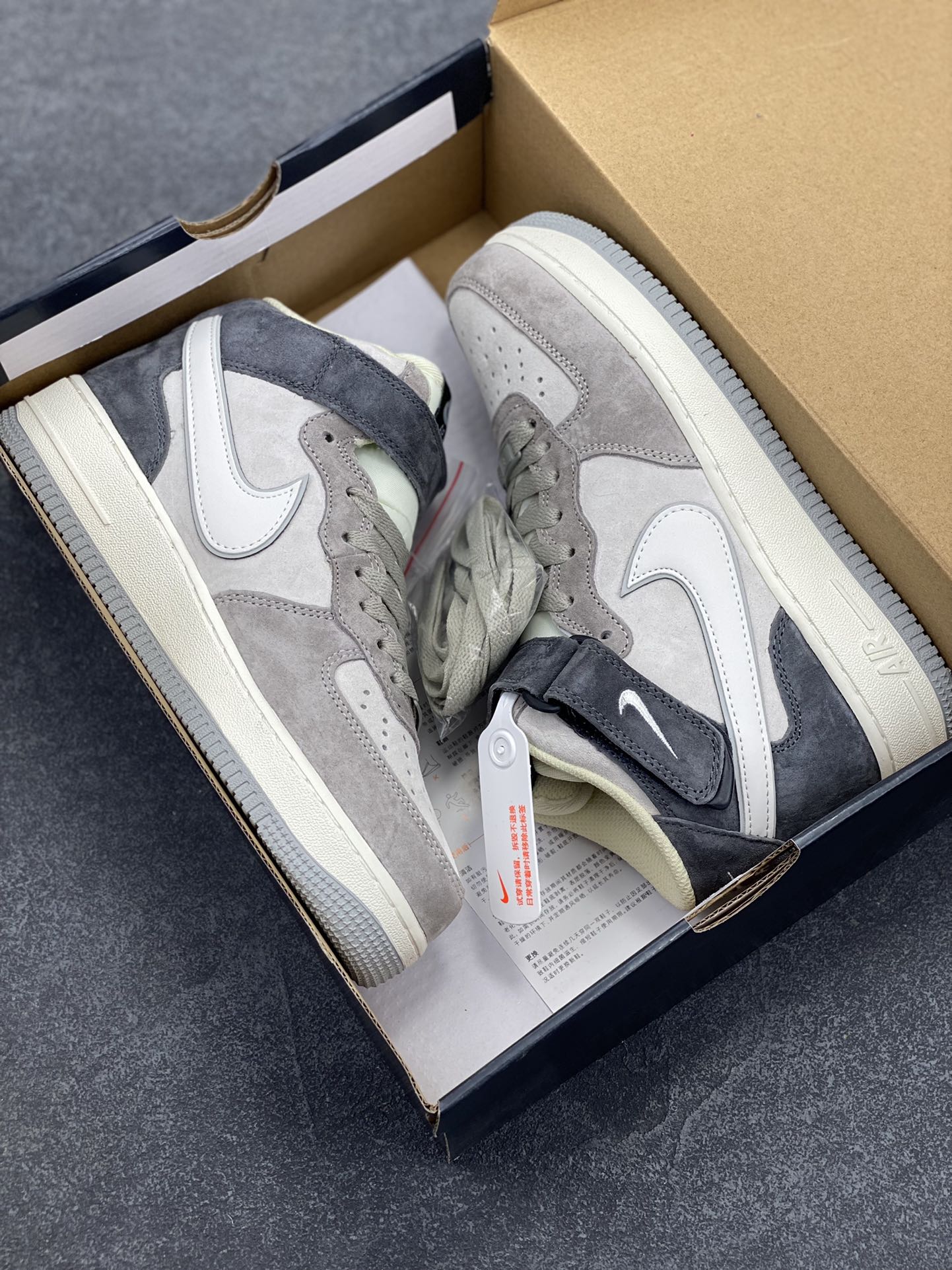 图片[9]-Nike Air Force 1 MID ’07 米灰黑配色 空军一号中帮休闲板鞋 原厂麂皮 3M反光 原楦原纸板 纯正版型 正品NFC感应芯片 高清洁度 内置全掌气垫 货号：DG9158-616 尺码：36 36.5 37.5 38 38.5 39 40 40.5 41 42 42.5 43 44 44.5 45-选品中心