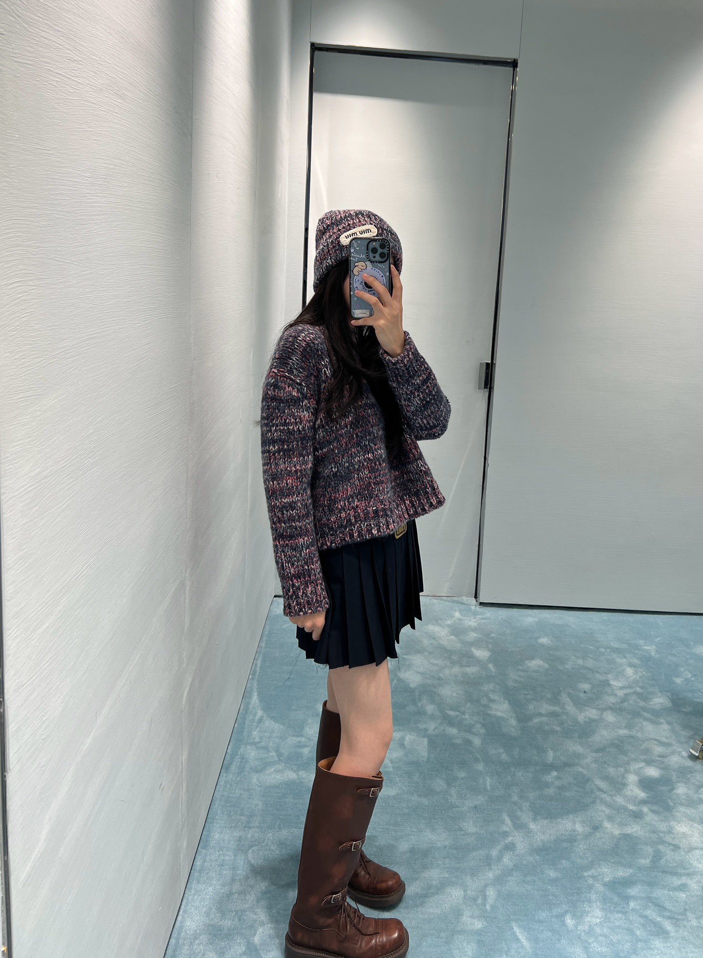 NO:314300,Miumi*2025 new twist knitted snowflake round neck sweater Customized YB cashmere wool knitted material High-quality texture Comfortable and stylish Zippered hooded jacket style Easy to put on and take off Lay a casual tone The whole body is interwoven to create a snowflake-like color richness. Combined with the letter logo on the chest, it highlights the brand tone and design layering. The upper body shows the slack and fashionable charm. Whether it is daily travel or casual commuting, it can easily control it Customized surface accessories. Accurate version Higher version 2 colors,,miumiu, jackets & coats,sweaters,hats,alexander wang19860909Miumi*2025新品麻花编织雪花色圆领毛衣 定制YB羊绒羊毛针织材质 质感高级 舒适有型 拉链连帽外套版型 穿脱方便 奠定休闲风基调 通体双色交织打造雪花般的色彩丰富度 配合胸前字母徽标 彰显品牌调性和设计层次感 上身尽显松弛时尚魅力 无论是日常出行还是休闲通勤 都能让你轻松驾驭 定制面辅料 认准版本 高版本 2色,,miumiu,jackets & coats,sweaters,hats,alexander wang,Women's clothing