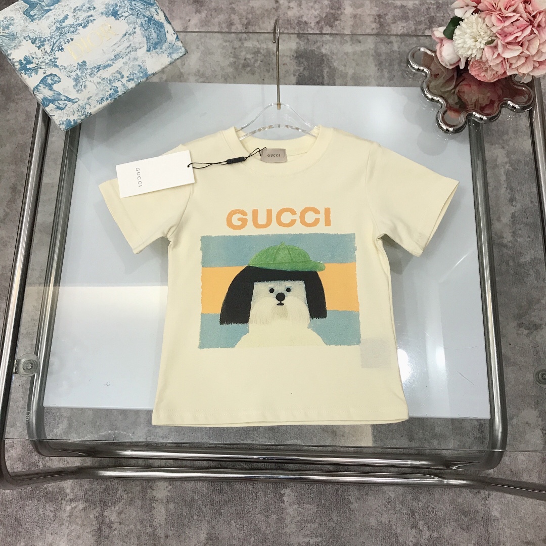 NO:210229,Spot GUCC*/SS direct injection technology print Round neck short-sleeved T-shirt New summer style ~ combed cotton fabric skin-friendly and refreshing The neckline is widened and designed with comfortable upper body and breathable and high-end wide threaded neckline design High-end fashionable style, using imported high-end customized high-quality organic cotton fabric Comfortable and breathable The upper body effect is very good Color Apricot Size-110-120-130-140-150 [CM] Requires counter packaging, clothes, gucci, T-shirt, tees, t-shirt,19860909现货发   GUCC*/SS 直喷技术印花 圆领短袖T恤 夏季新款～精梳棉面料亲肤透爽 领口加宽设计上身舒适透气又高级 宽大螺纹领口设计 高级时髦款,采用进口高端定制精选优质有机棉面料 舒适透气 上身效果非常好 颜色 杏色 尺码-110-120-130-140-150【CM】 需要专柜包装元,衣服,gucci,T-shirt,tees，t-shirt,,Children's