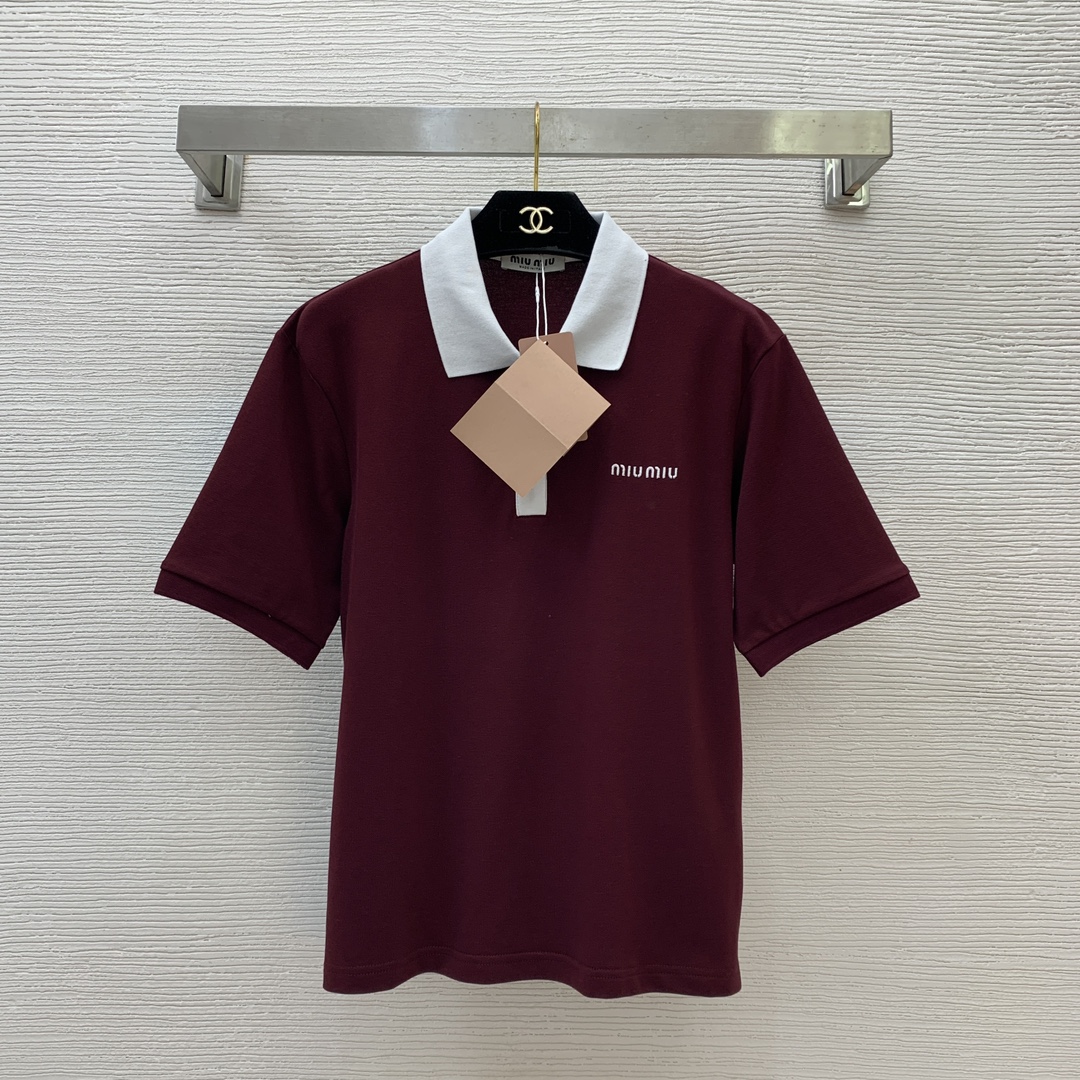 NO:316190,Model number D25011049 MiuMi* new high-end custom contrasting color spliced ​​Polo lapel slim short-sleeved T-shirt top!  Navy blue, red, (M size bust 98, sleeve length 25, clothing length 62), miumiu, T-shirt,tees, t-shirt,alexander wang19860909款号D25011049 MiuMi*新款 高端定制撞色拼接Polo翻领修身短袖t恤上衣！藏蓝色、红色、（M码胸围98,袖长25,衣长62）,,miumiu,T-shirt,tees，t-shirt,alexander wang,Women's clothing