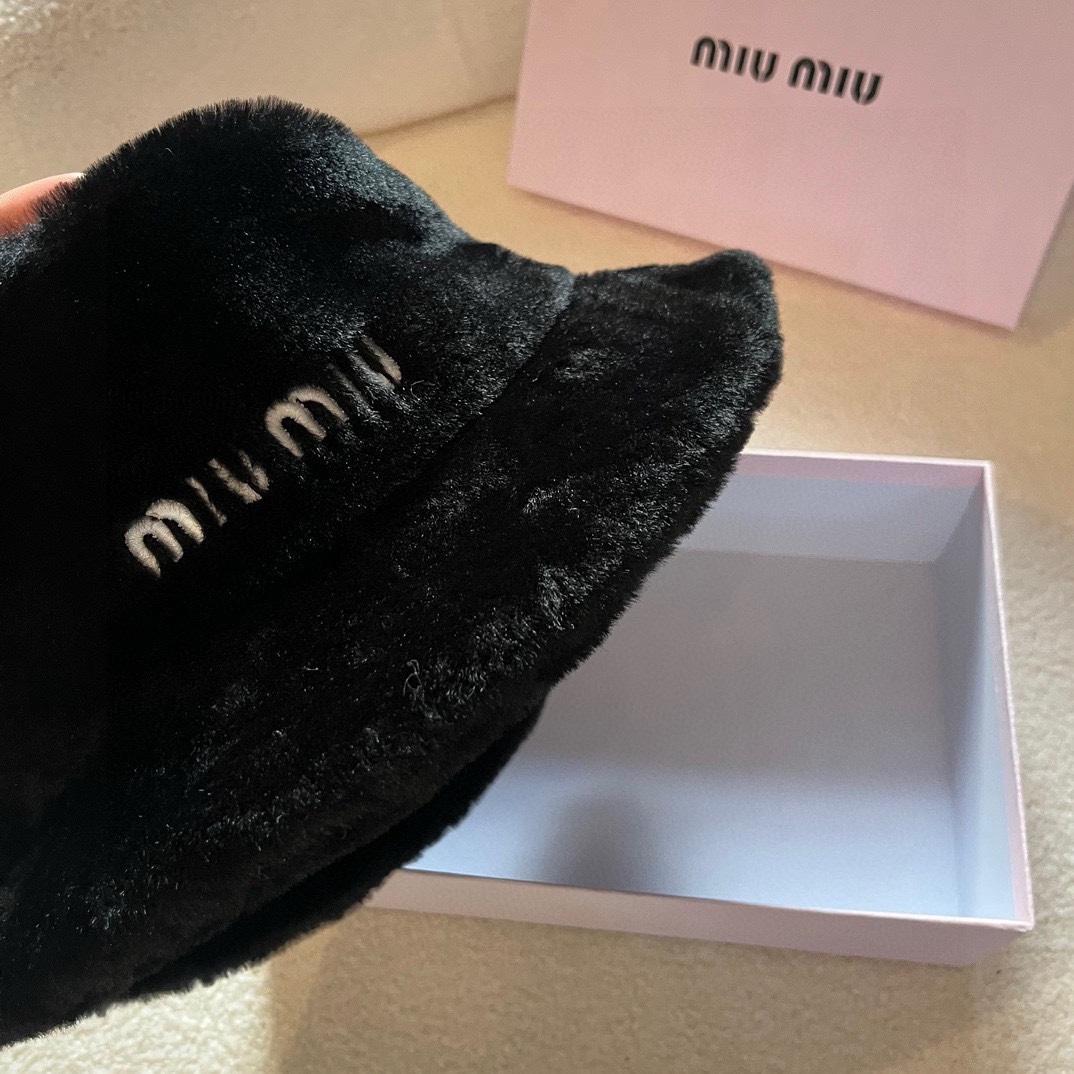 the hat, the scarf. miumiu, the lamb scarf hat - 图片 5