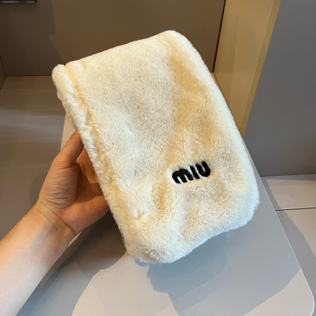 the hat, the scarf. miumiu, the lamb scarf hat - 图片 6