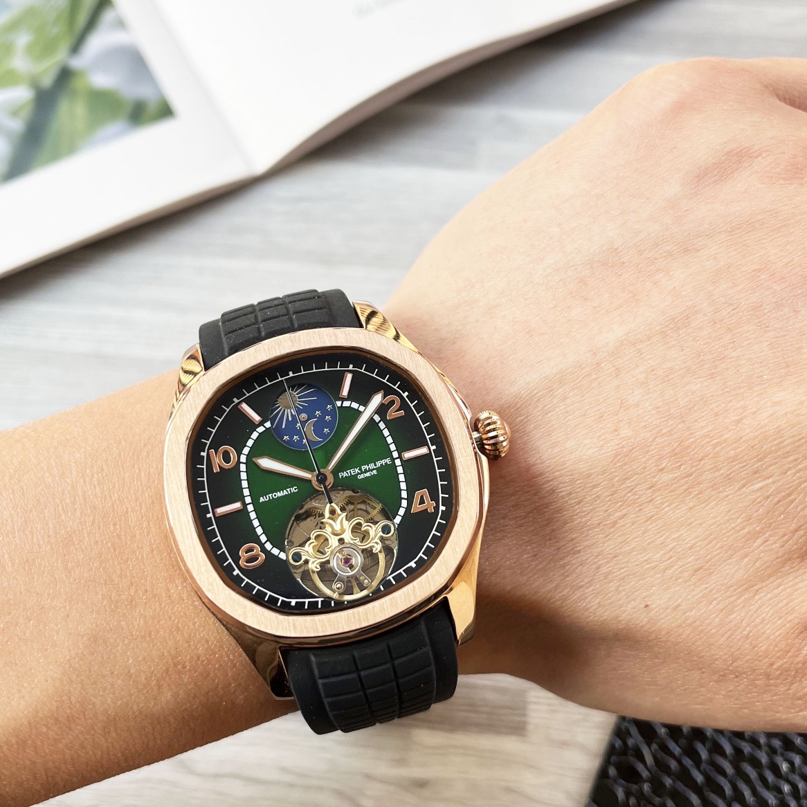 NO:147421,Tape Steel belt (same price for gold and white) Men's love Nautilus series watches [Latest] Patek Philippe's best design exclusive first release [Type] Boutique men's watch [Watch strap] Rubber strap [Movement] High-end fully automatic mechanical movement [Mirror] Mineral reinforced glass (More HD) Elegant taste, vast and atmospheric, ingenious, wrist treasure, size diameter 41mm thick 12mm, hot sale!  Welcome to reprint!  ,,patek philippe19860909胶带 钢带（金白同价） 男人挚爱鹦鹉螺系列腕表【最新】百达翡丽最佳设计独家首发【类型】精品男士腕表【表带】橡胶表带【机芯】高端全自动机械机芯【镜面】矿物质强化玻璃（更高清） 品味高雅 浩瀚大气 匠心独运 腕间瑰宝 尺寸直径41mm厚12mm热卖上市！欢迎转载！,,patek philippe,Watch