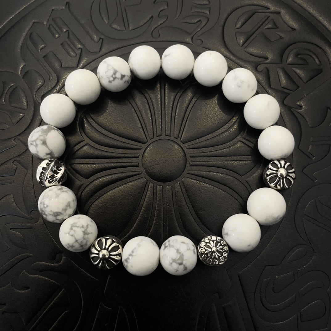 NO:110380,Batch New [Counter Quality] Chrome Hearts Croxin Classic retro multi-element white turquoise bracelet, Kuaishou/ins/Little Red Book popular, different concave and convex and convex design styles present unique. Cross Scout flowers are Croxin's logo, so they last longer. Genuine version Chrome Hearts Croxin Difference to the market ordinary light version, match the quality of the version, look at the details of the letter printing, retro old gray oxygen level. Seiko version!  , jewelry boutique, chrome hearts, chrome hearts, bracelet19860909批 新款【专柜品质】Chrome Hearts克罗心 经典复古多元素白松石手串手链 ,快手/ins/小红书热门,凹凸造型不同的花纹设计风格呈现出与众不同 十字架童军花是克罗心的标志 所以更经久不衰 正品打版Chrome Hearts克罗心 区别市场普通轻版 对版对标品质 看字印细节 复古做旧灰氧程度.精工版本！,饰品精品,chrome hearts,chrome hearts,bracelet,Jewelry