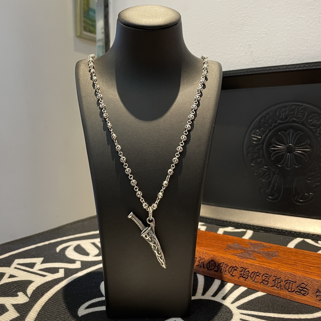 NO:110249,Douyin/Kuaishou/ins/Xiaohongshu/Live Hot, New Counter Quality] Chrome Hearts Retro Cross Flower Ball Necklace, Treasure Sword Pendant, Concave and Convex and Convex Scout Flowers are Croxin's ambition, so they last forever. Genuine version of Chrome Hearts Croxin, different light version of the market, benchmarking quality, looking at the details of the letter printing, retro old gray oxygen level. Seiko version!  !  !  Pure handmade ~ Authentic model opening must-have fashion and fashion, both men and women can wear it, same style for couples, original official website, rock punk style silver style, retro elements, trendy and versatile!  , jewelry boutique, chrome hearts, chrome hearts, necklace19860909抖音/快手/ins/小红书/直播热门 ,新款专柜品质】Chrome Hearts克罗心复古十字花球项链 ,宝刀吊坠,凹凸造型不同的花纹设计风格 呈现出与众不同 十字架 童军花是克罗心的志 所以更经久不衰 正品打版Chrome Hearts克罗心 区别市场普通轻版 对版对标品质 看字印细节 复古做旧灰氧程度.精工版本！！！ 纯手工打造 ～正品开模潮流时尚必备 男女均可佩戴 情侣同款 官网原版 摇滚朋克泰银风格 复古元素 潮流百搭！,饰品精品,chrome hearts,chrome hearts,necklace,Jewelry