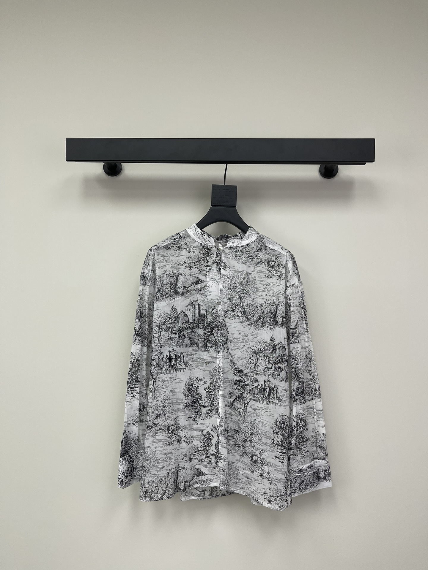 NO:314077,Shirt Dio* CD25 early spring new product Reverse Juyi Architectural Garden Jungle Pattern Print Long Sleeve Shirt   Pleated Skirt Set To accommodate the body casual and elegant delivery belt All cotton material breathable, easy to create a fashionable style, comfortable and easy to wear, full of texture, pearl button decoration is super exquisite, temperament white, rich and beautiful super age-reducing artifact Lazy and romantic vacation style SML shirt AA23988390,,dior,versace,skirts,shirts,alexander wang19860909衬衫Dio* CD25早春新品Reverse 茹伊建筑花园丛林图案印花长袖衬衫 百褶半裙套装 摆包容身材随性优雅 配送腰带哦 全棉材质透气 轻松打造时髦范 舒适又好穿质感十足 珍珠纽扣装饰超级精致 气质白富美超级减龄神器 慵懒的浪漫度假风 SML  衬衫AA23988390,,dior,versace,skirts,shirts,alexander wang,Women's clothing