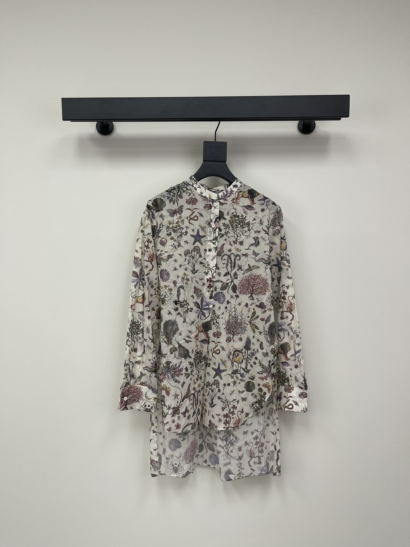 NO:314083,Dio*CD25 early spring new product, natural multi-color pattern printed shirt, loose style, casual and elegant body, all cotton material breathable, easy to create a fashionable style, elegant and high-end, comfortable and easy to wear, full of texture, temperament, white, rich and beautiful super age-reducing artifact, lazy and romantic vacation style, SML, dior, shirts, alexander wang19860909Dio*CD25早春新品茹大自然多色图案印花衬衫 版型宽松包容身材随性优雅 全棉材质透气 轻松打造时髦范怎么搭都优雅又高级 舒适又好穿质感十足 气质白富美超级减龄神器 慵懒的浪漫度假风 SML,,dior,shirts,alexander wang,Women's clothing