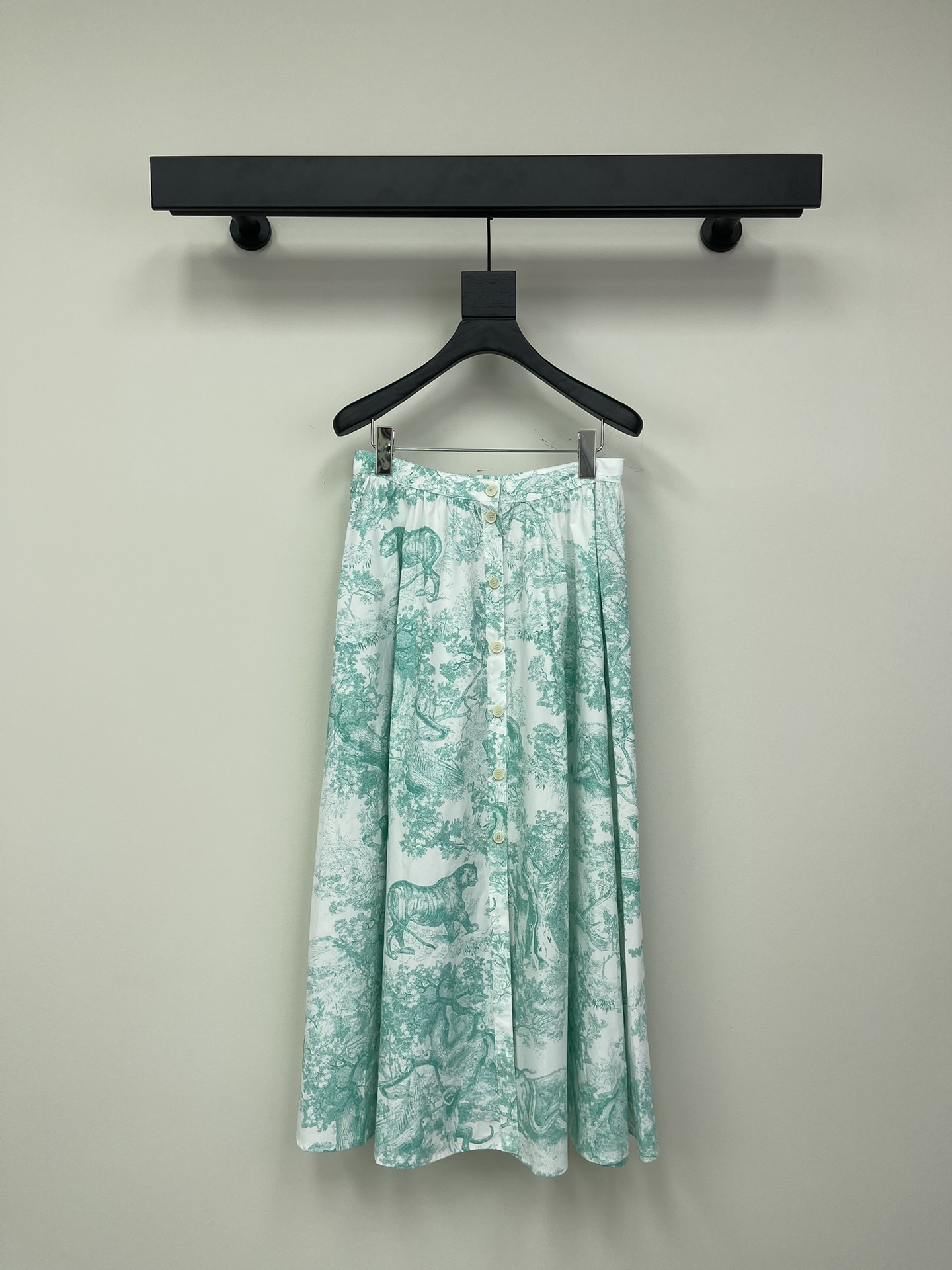 NO:314093,Dio*CD25 early spring new product lake green vessel Juyi animal print pattern mid-length skirt imported cotton light and comfortable classic mid-high waist pleated fluffy skirt flowing big skirt romantic temperament elegant charming upper body slim, tall, refreshing and stylish custom pure cotton fabric comfortable, elegant and high-end no matter how to match SML AA,,dior, skirts,alexander wang19860909Dio*CD25早春新品湖水绿色vessel 茹伊动物印花图案中长款半裙 进口棉质轻盈舒适 经典中高腰褶裥蓬蓬裙飘逸大裙摆浪漫气质优雅迷人 上身显瘦又高挑清爽有格调 定制纯棉布面料舒适 怎么搭都优雅又高级 SML AA,,dior,skirts,alexander wang,Women's clothing