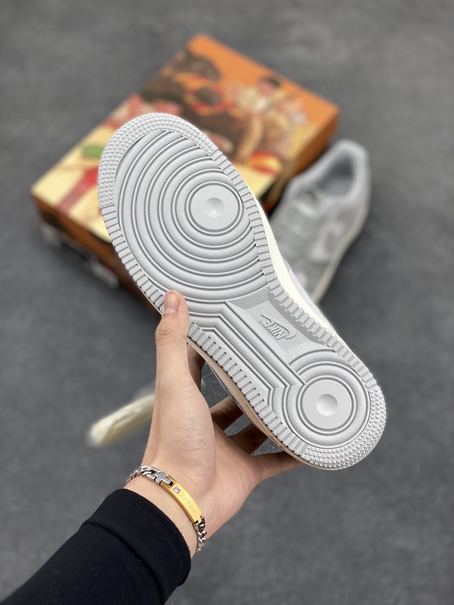 图片[5]-AKIRA×Nike Air Force 1 Low ’07 狼灰 头成麂皮 满天星配色 空军一号低帮休闲板鞋 原厂麂皮 原楦原纸板 纯正版型 正品NFC感应芯片 高清洁度 内置全掌气垫 货号：DG3699-823 尺码：36 36.5 37.5 38 38.5 39 40 40.5 41 42 42.5 43 44 44.5 45-选品中心