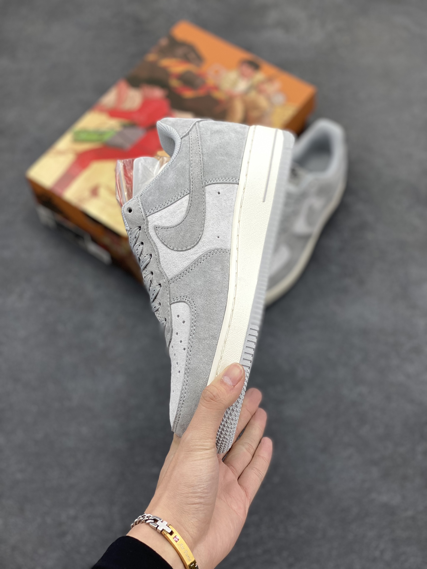 图片[3]-AKIRA×Nike Air Force 1 Low ’07 狼灰 头成麂皮 满天星配色 空军一号低帮休闲板鞋 原厂麂皮 原楦原纸板 纯正版型 正品NFC感应芯片 高清洁度 内置全掌气垫 货号：DG3699-823 尺码：36 36.5 37.5 38 38.5 39 40 40.5 41 42 42.5 43 44 44.5 45-选品中心