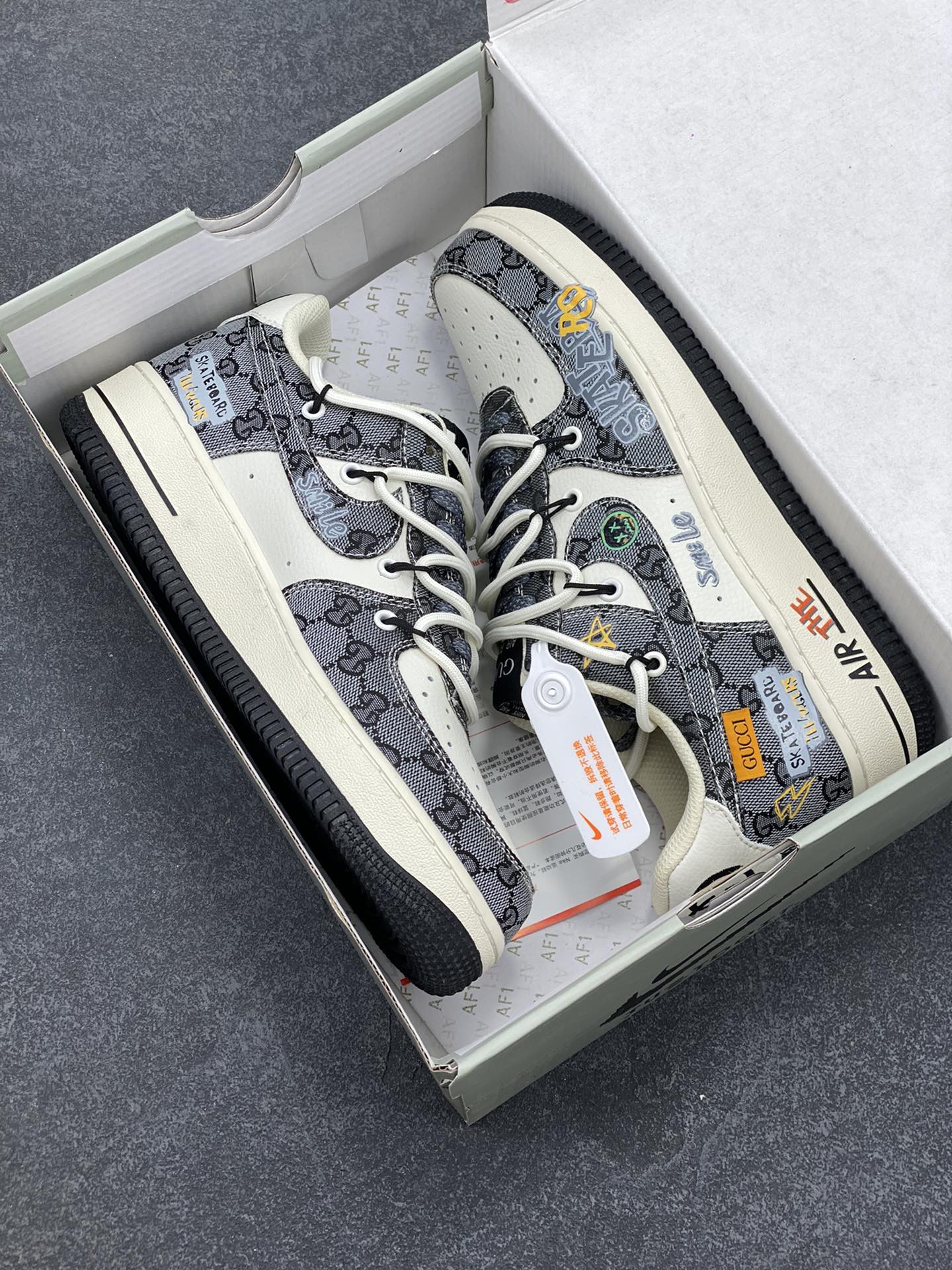 图片[9]-Nike Air Force 1 Low✨ “Hip hop Gucci style” ✨“嘻哈古驰”空军一号低帮休闲运动绑带板鞋  古驰的设计一向以其奢华的材质、精致的工艺和大胆的创意著称。标志性的双 G 图案，仿佛是时尚界的神秘符号，当它与嘻哈风格相遇，便碰撞出了一场绚烂夺目的火花，共同书写着潮流的新篇章  货号：BD0077-555  尺码：36 36.5 37.5 38 38.5 39 40 40.5 41 42 42.5 43 44 44.5 45-选品中心