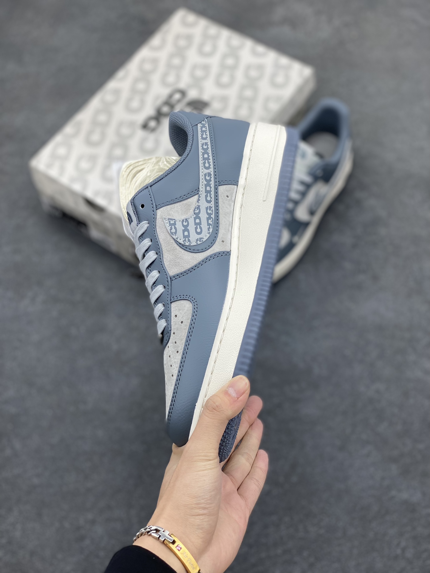 图片[3]-NIke Air Force 1 \’07 Low “北面联名–CDG双勾”空军一号 低帮 运动鞋 休闲鞋 折边针车 工艺难度大 原楦头原纸板 原装鞋盒 定制五金配件 内置全掌气垫 原厂鞋底 货号：DM6688-051 尺码：36 36.5 37.5 38 38.5 39 40 40.5 41 42 42.5 43 44 44.5 45-选品中心