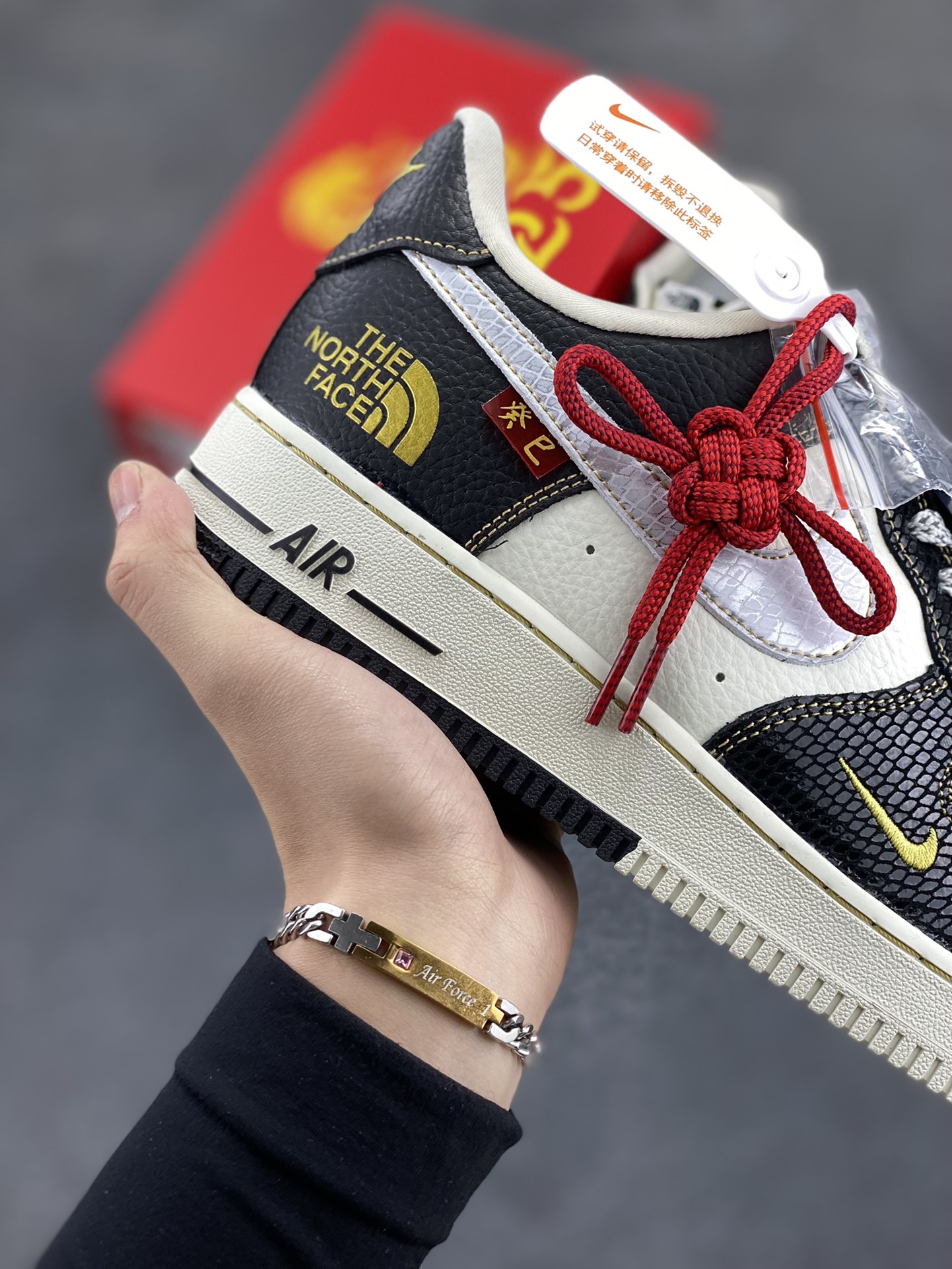 图片[6]-Nk Air Force 1‘07 Low 斯图西联名蛇年限定 黑白蛇双色 空军一号低帮休闲板鞋  #原楦头原纸板 原装鞋盒 定制五金配件 内置全掌气垫 原厂鞋底 货号：CH6336-520  尺码：36 36.5 37.5 38 38.5 39 40 40.5 41 42 42.5 43 44 44.5 45-选品中心