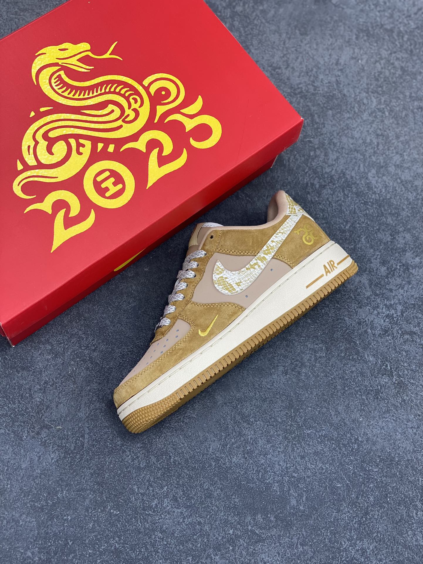 图片[7]-Nk Air Force 1‘07 Low 蛇年限定 空军一号低帮休闲板鞋  #原楦头原纸板 原装鞋盒 定制五金配件 内置全掌气垫 原厂鞋底 货号：CH6336-523  尺码：36 36.5 37.5 38 38.5 39 40 40.5 41 42 42.5 43 44 44.5 45-选品中心