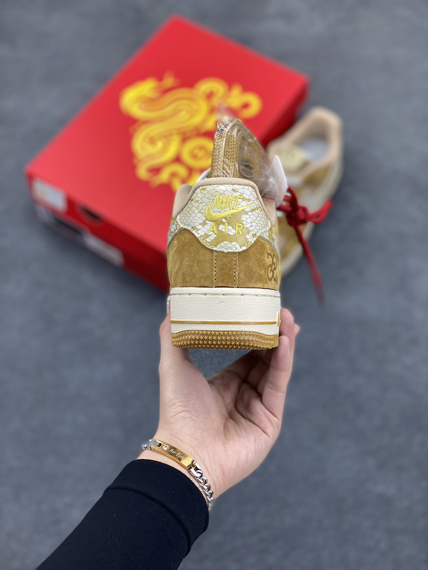 图片[4]-Nk Air Force 1‘07 Low 蛇年限定 空军一号低帮休闲板鞋  #原楦头原纸板 原装鞋盒 定制五金配件 内置全掌气垫 原厂鞋底 货号：CH6336-523  尺码：36 36.5 37.5 38 38.5 39 40 40.5 41 42 42.5 43 44 44.5 45-选品中心