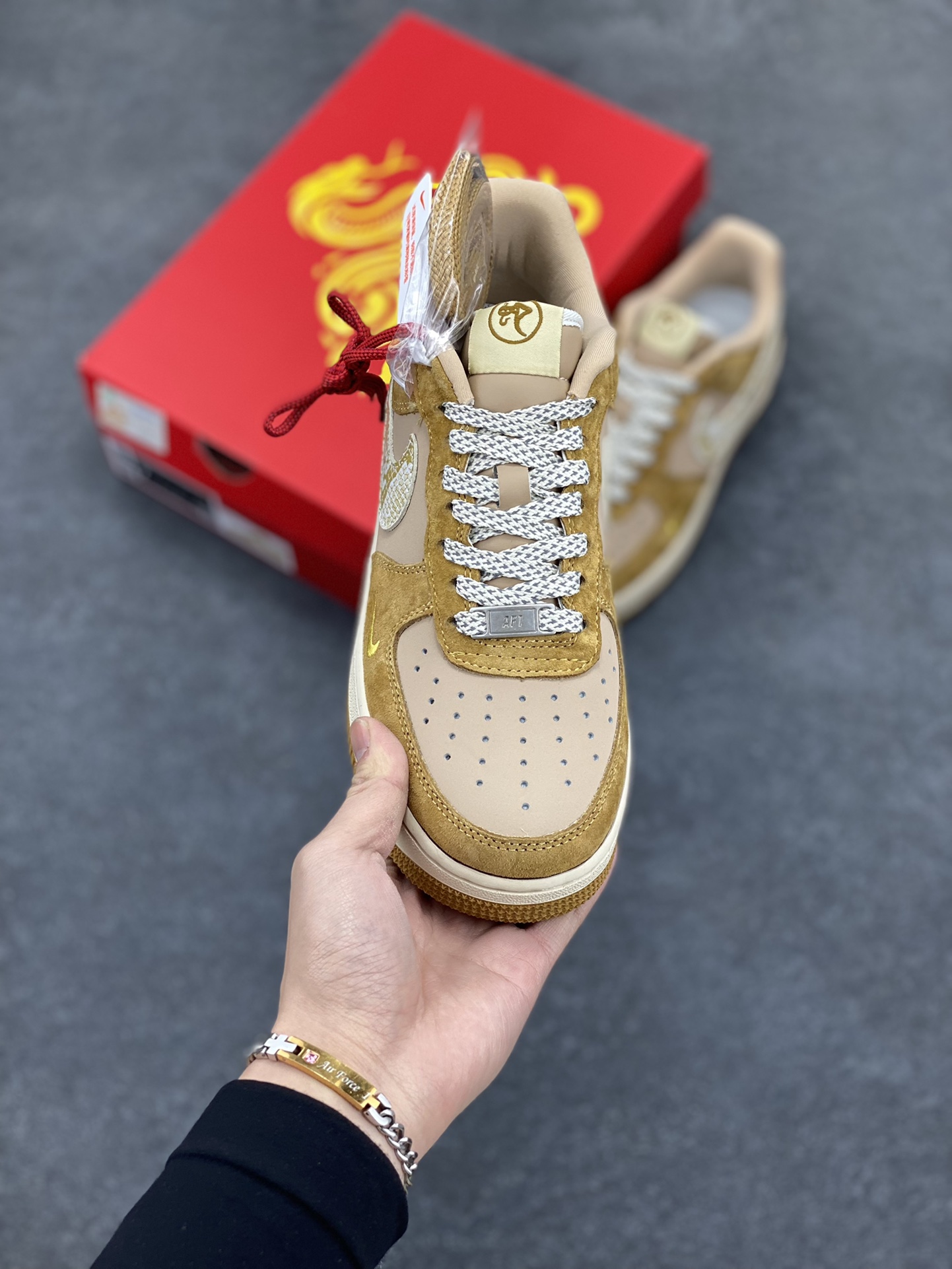 图片[2]-Nk Air Force 1‘07 Low 蛇年限定 空军一号低帮休闲板鞋  #原楦头原纸板 原装鞋盒 定制五金配件 内置全掌气垫 原厂鞋底 货号：CH6336-523  尺码：36 36.5 37.5 38 38.5 39 40 40.5 41 42 42.5 43 44 44.5 45-选品中心