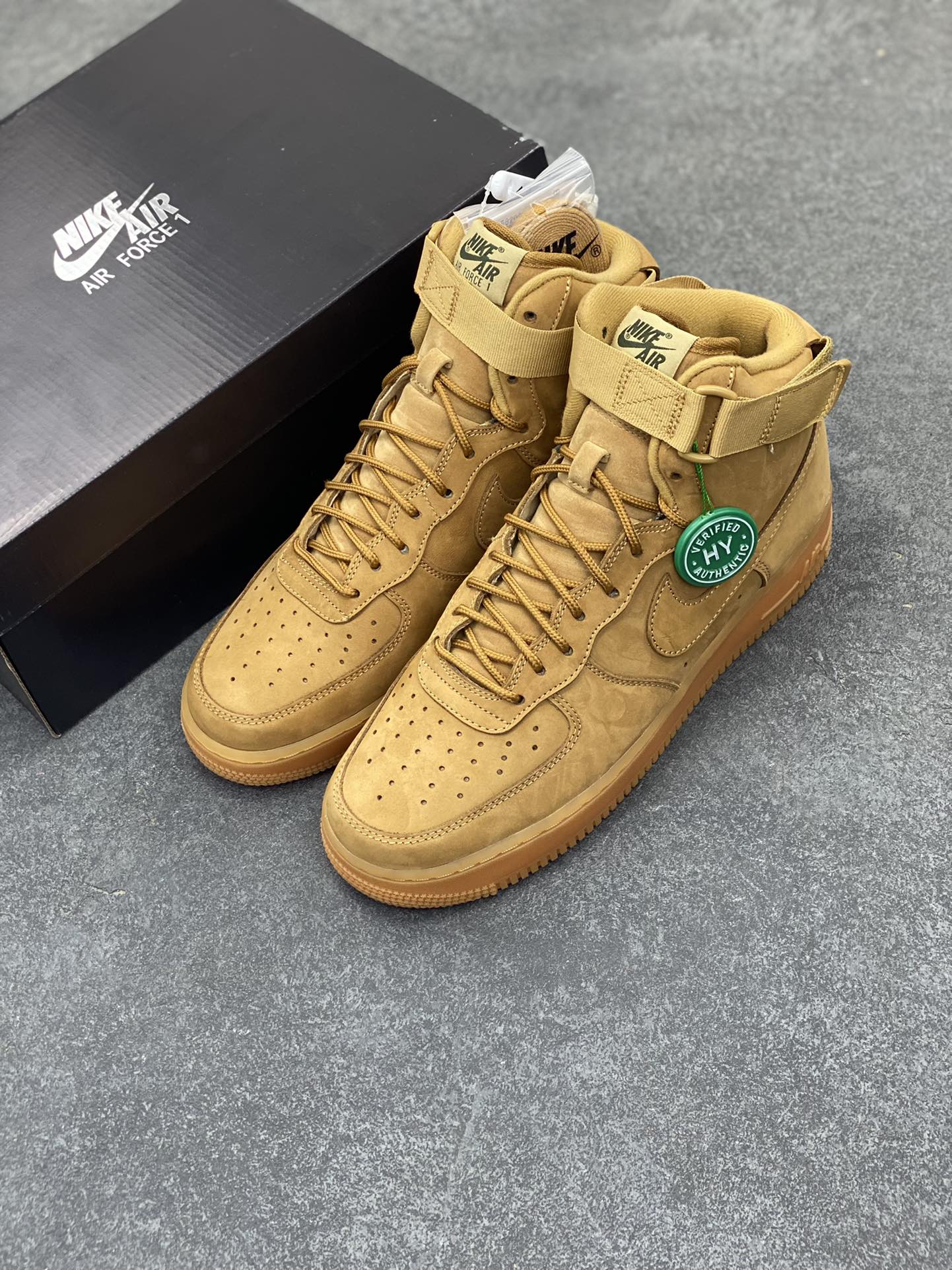 图片[8]-HY版本💯 Nike Air Force 1 Low 高帮小麦 空军一号运动休闲板鞋 原楦头原纸板 打造纯正空军版型#专注外贸渠道 全掌内置蜂窝气垫 #原盒配件 原厂中底钢印、拉帮完美 货号：882096-200 尺码：35.5 36 36.5 37.5 38 38.5 39 40 40.5 41 42 42.5 43 44 44.5 45 46 47-选品中心