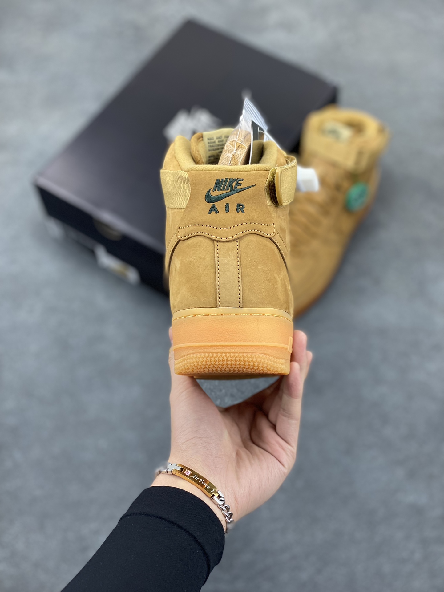 图片[4]-HY版本💯 Nike Air Force 1 Low 高帮小麦 空军一号运动休闲板鞋 原楦头原纸板 打造纯正空军版型#专注外贸渠道 全掌内置蜂窝气垫 #原盒配件 原厂中底钢印、拉帮完美 货号：882096-200 尺码：35.5 36 36.5 37.5 38 38.5 39 40 40.5 41 42 42.5 43 44 44.5 45 46 47-选品中心