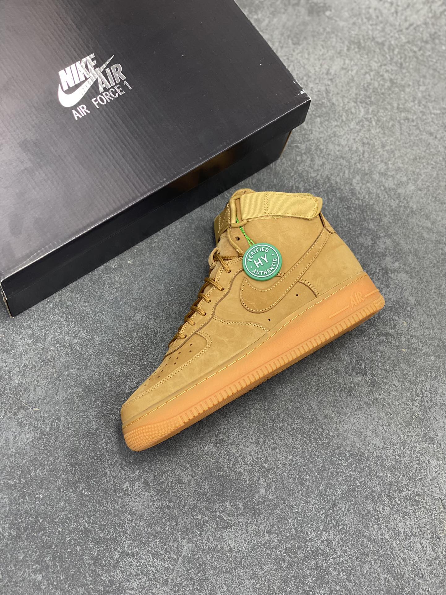 图片[7]-HY版本💯 Nike Air Force 1 Low 高帮小麦 空军一号运动休闲板鞋 原楦头原纸板 打造纯正空军版型#专注外贸渠道 全掌内置蜂窝气垫 #原盒配件 原厂中底钢印、拉帮完美 货号：882096-200 尺码：35.5 36 36.5 37.5 38 38.5 39 40 40.5 41 42 42.5 43 44 44.5 45 46 47-选品中心