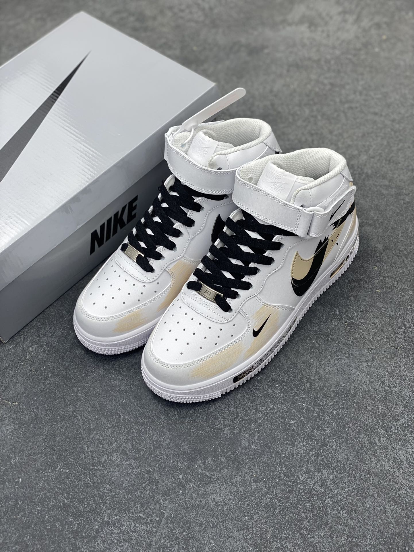 图片[8]-Nike Air Force 1 Low’07 断勾 喷绘 空军一号中帮休闲板鞋 定制皮料 原厂3D打印 定制鞋盒 原楦原纸板 纯正空军版型 内置全掌气垫 货号：ZH0316-058 尺码：36 36.5 37.5 38 38.5 39 40 40.5 41 42 42.5 43 44 44.5 45-选品中心
