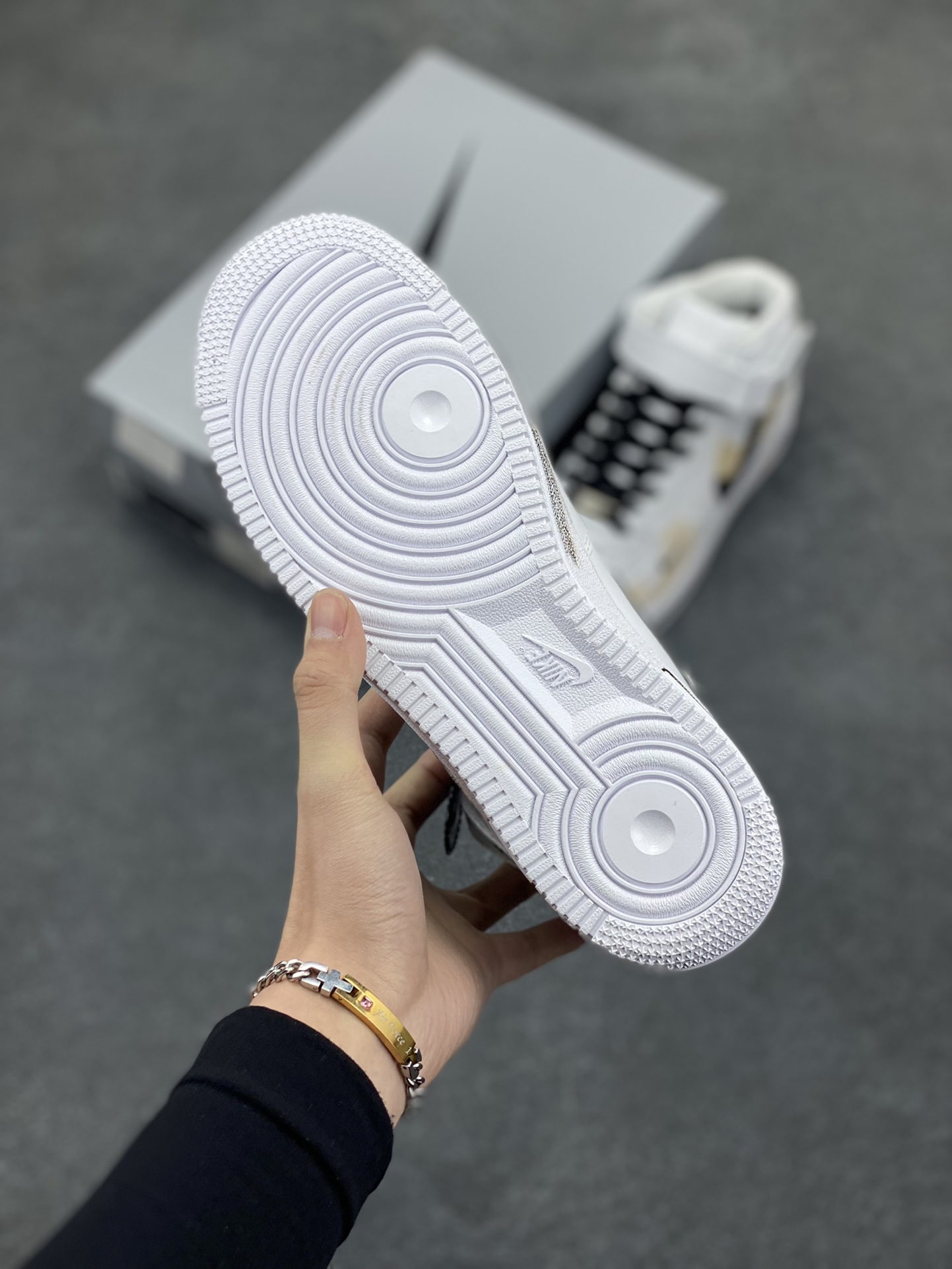 图片[5]-Nike Air Force 1 Low’07 断勾 喷绘 空军一号中帮休闲板鞋 定制皮料 原厂3D打印 定制鞋盒 原楦原纸板 纯正空军版型 内置全掌气垫 货号：ZH0316-058 尺码：36 36.5 37.5 38 38.5 39 40 40.5 41 42 42.5 43 44 44.5 45-选品中心