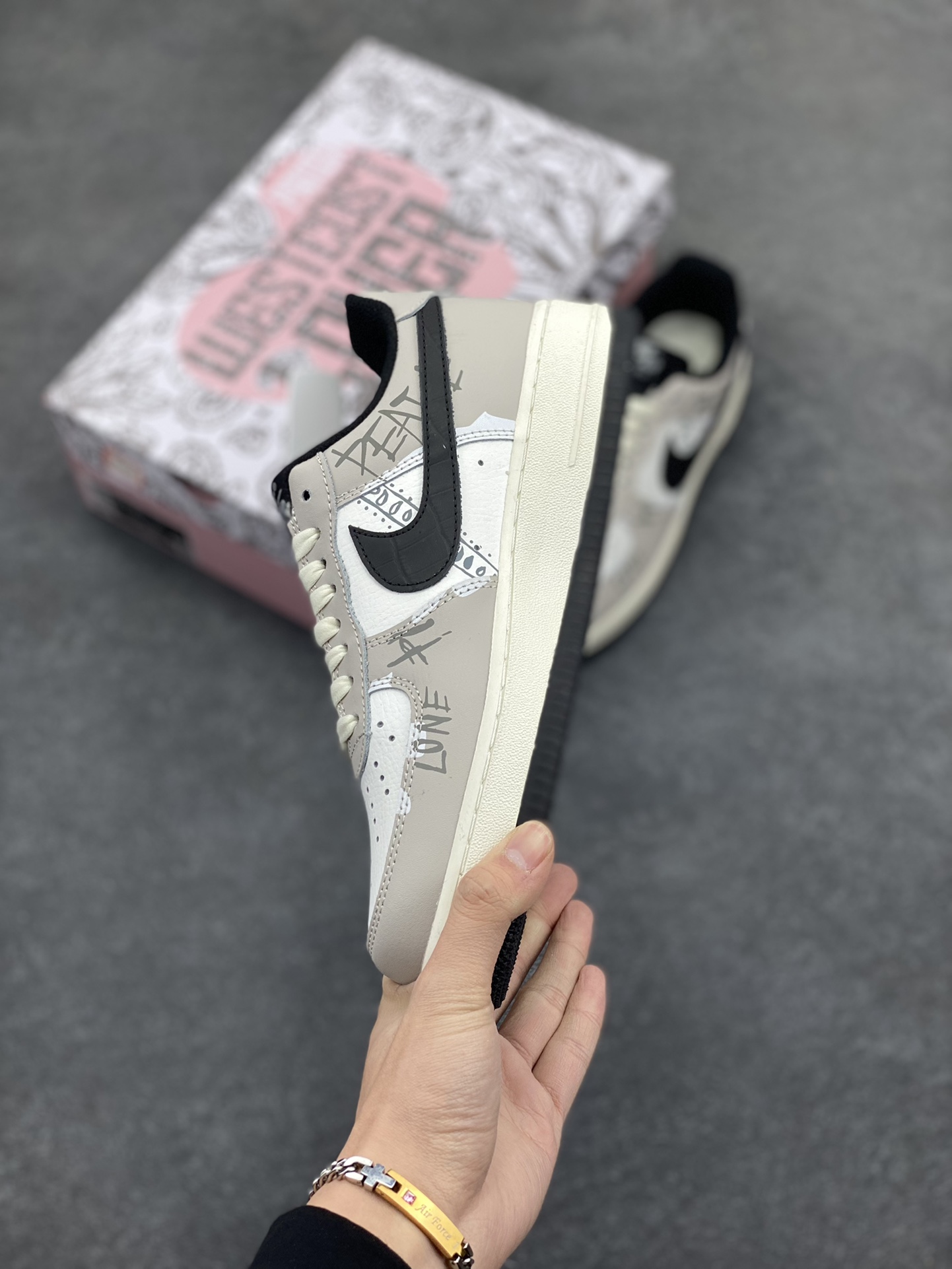 图片[3]-Nike Air Force 1 Low’07 西海岸配色 空军一号低帮休闲板鞋 定制皮料 原厂3D打印 定制鞋盒 原楦原纸板 纯正空军版型 内置全掌气垫 货号：LT5986-921 尺码：36 36.5 37.5 38 38.5 39 40 40.5 41 42 42.5 43 44 44.5 45-选品中心
