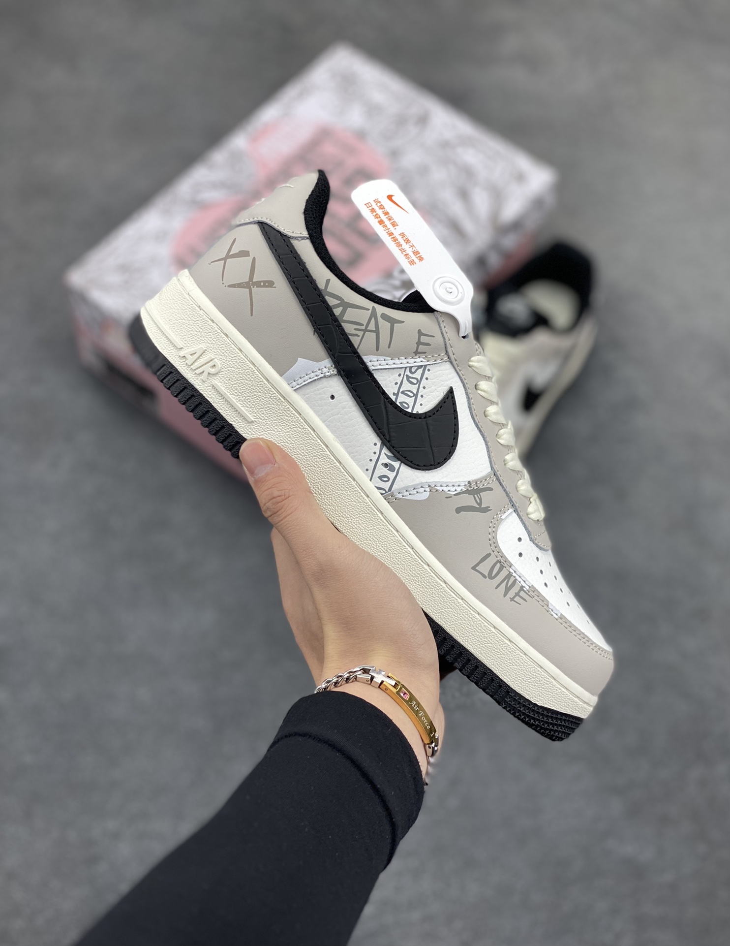 Nike Air Force 1 Low’07 西海岸配色 空军一号低帮休闲板鞋 定制皮料 原厂3D打印 定制鞋盒 原楦原纸板 纯正空军版型 内置全掌气垫 货号:LT5986-921 尺码:36 36.5 37.5 38 38.5 39 40 40.5 41 42 42.5 43 44 44.5 45-选品中心