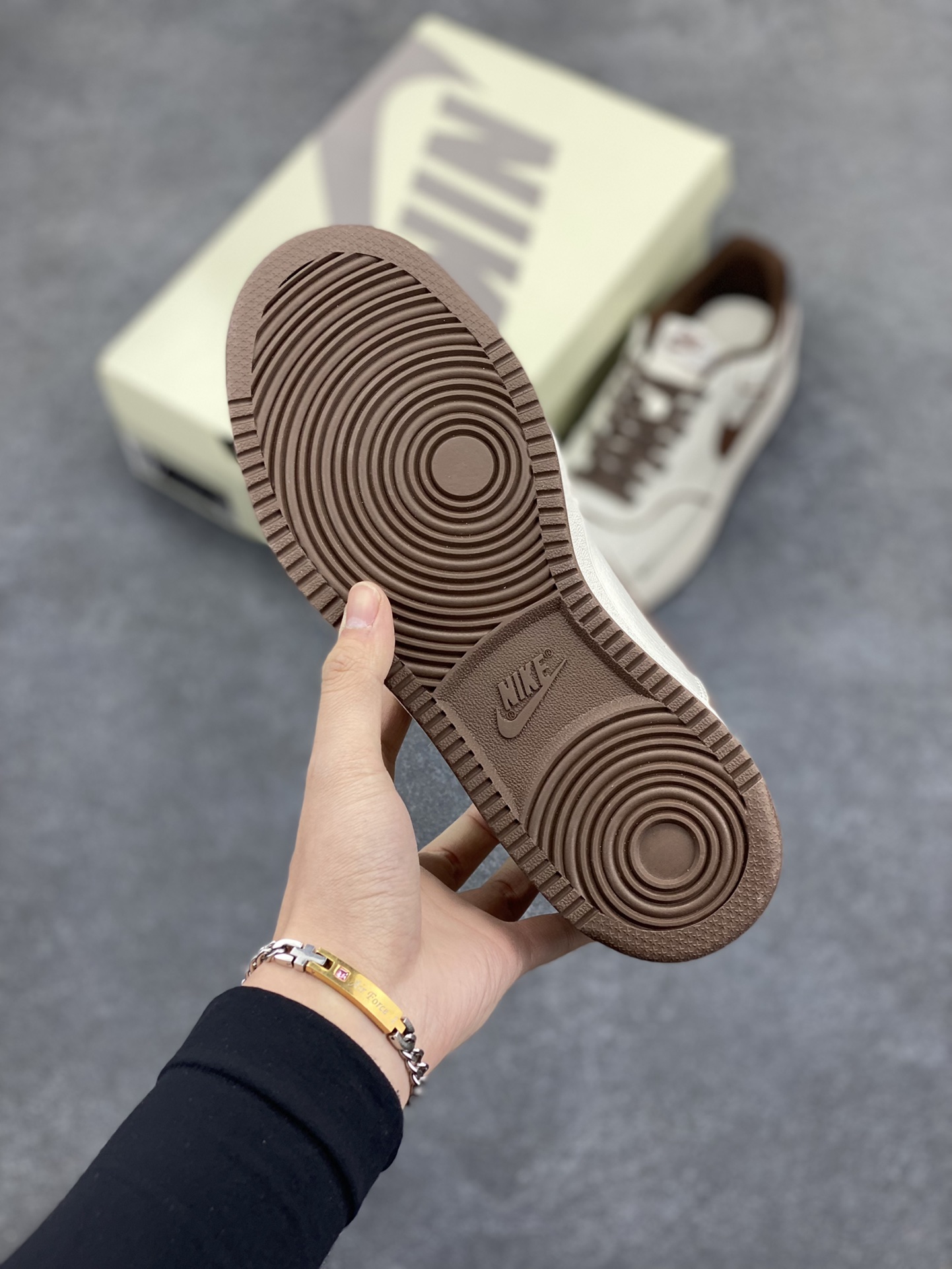 图片[5]-海外爆款 ZP订单 NIKE EBERNON Low prm 小空军低帮百搭透气休闲运动板鞋 独家头层版本 原数据独家私模大底 纯正版型 清洁度完美 货号：FD5188-127 尺码：36 36.5 37.5 38 38.5 39 40 40.5 41 42 42.5 43 44 44.5 45-选品中心