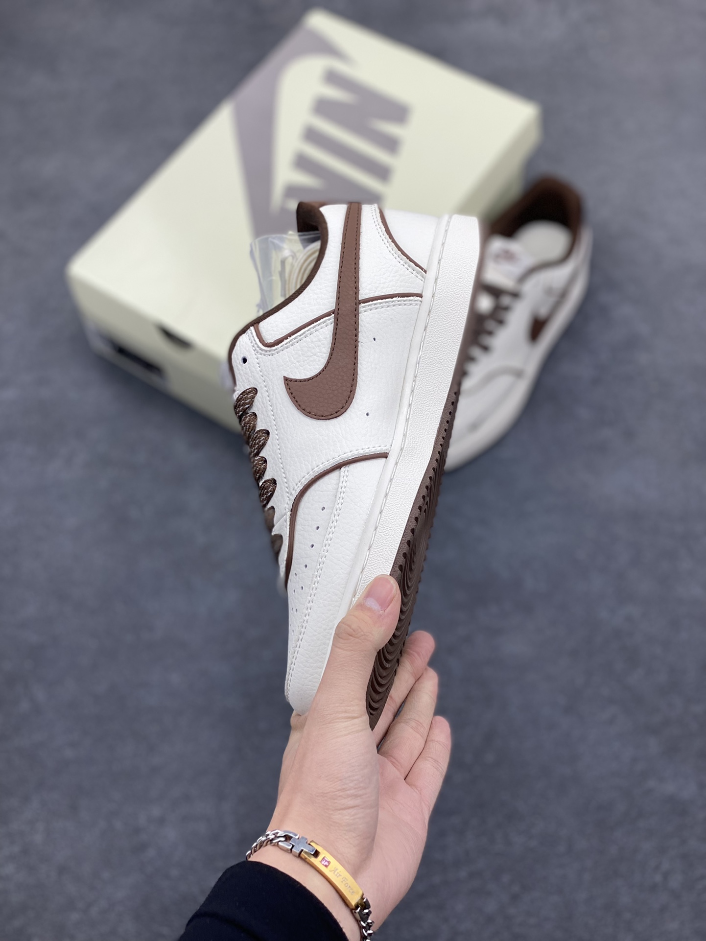 图片[3]-海外爆款 ZP订单 NIKE EBERNON Low prm 小空军低帮百搭透气休闲运动板鞋 独家头层版本 原数据独家私模大底 纯正版型 清洁度完美 货号：FD5188-127 尺码：36 36.5 37.5 38 38.5 39 40 40.5 41 42 42.5 43 44 44.5 45-选品中心
