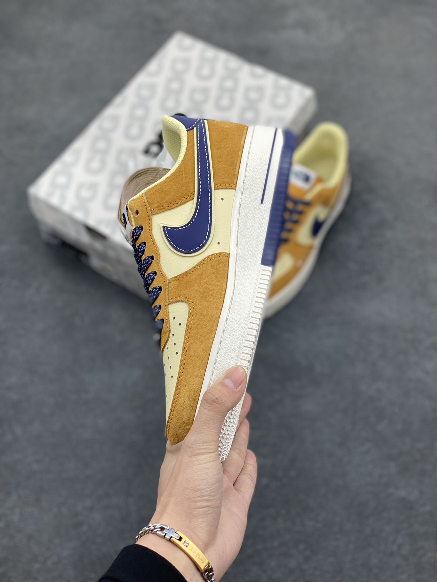 图片[3]-NIke Air Force 1 \’07 Low “北面联名–运动橙”空军一号 低帮 运动鞋 休闲鞋 折边针车 工艺难度大 原楦头原纸板 原装鞋盒 定制五金配件 内置全掌气垫 原厂鞋底 货号：DM6688-053 尺码：36 36.5 37.5 38 38.5 39 40 40.5 41 42 42.5 43 44 44.5 45-选品中心