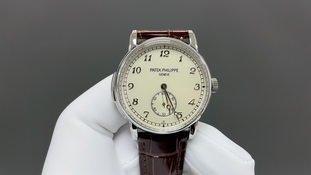 NO:392603,TW Factory Patek Philippe PP Super Complex Function Timepiece Series - Watches!  Strong recommendation!  [Details are upgraded as follows] Size 40mm, thickness 11.05mm ① Authentic mold opening and grinding of the case makes it better, symmetrical and harmonious overall, restoring the unique warm texture of the authentic product. ② Scale and pointer are processed with the latest precious metal electroplating process, and the effect is to a higher level. ③ Sapphire watch mirror, the style is consistent with the authentic product, the effect is transparent and the time is clear. It uses a customized version of Cal.R 27 PS automatic movement - thinner, more stable, and more similar. [Watch strap] Classic Italian calf leather strap, with clear texture and excellent texture. The needle buckle is polished neatly and bright, and the general-purpose original pressure-free. Two and a half needles TW Factory carefully carved and carefully made!  Extreme elegance, classic and eternal, low-key and perfect, handsome in the watch!  Exquisite recommendations for men's mechanical watches, Patek philippe, cowhide19860909TW Factory 百达翡丽 PP 超级复杂功能时计系列——腕表！强势推荐！【细节升级如下】尺寸40毫米,厚度11.05毫米 ①正品开模,表壳打磨,使之整体更佳匀称协调,还原正品独特的温润质感. ②刻度和指针,采用最新的贵金属电镀工艺处理,效果更上一层楼. ③蓝宝表镜,版型与正品一致,效果通透,辨时清晰. 采用定制版Cal.R 27 PS自动机芯——更薄,更稳,更像.【表带】 经典意大利小牛皮表带,纹路清晰,质感上乘.针式表扣打磨齐整光亮,通用原装无压力.两针半 TW Factory精心雕琢 用心之作！极致优雅,经典永恒,低调完美,表中之帅！精致推荐男士机械腕表,,patek philippe,cowhide,Watch