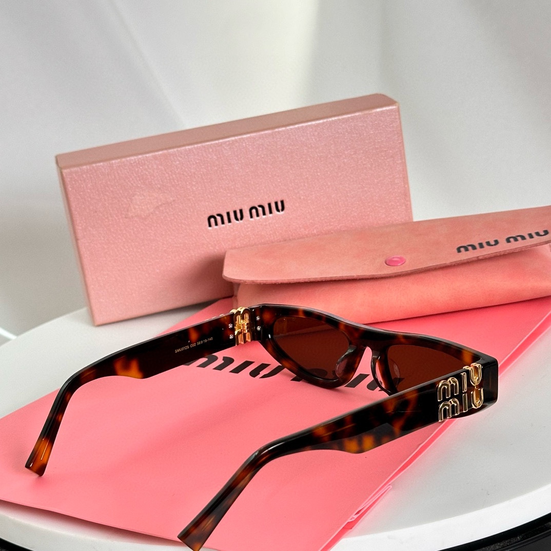 ‼️ 细节图 MIU M*🎀🎀🎀MODELSMU07ZS🎀🎀🎀SIZE：56口19-140🎀🎀🎀