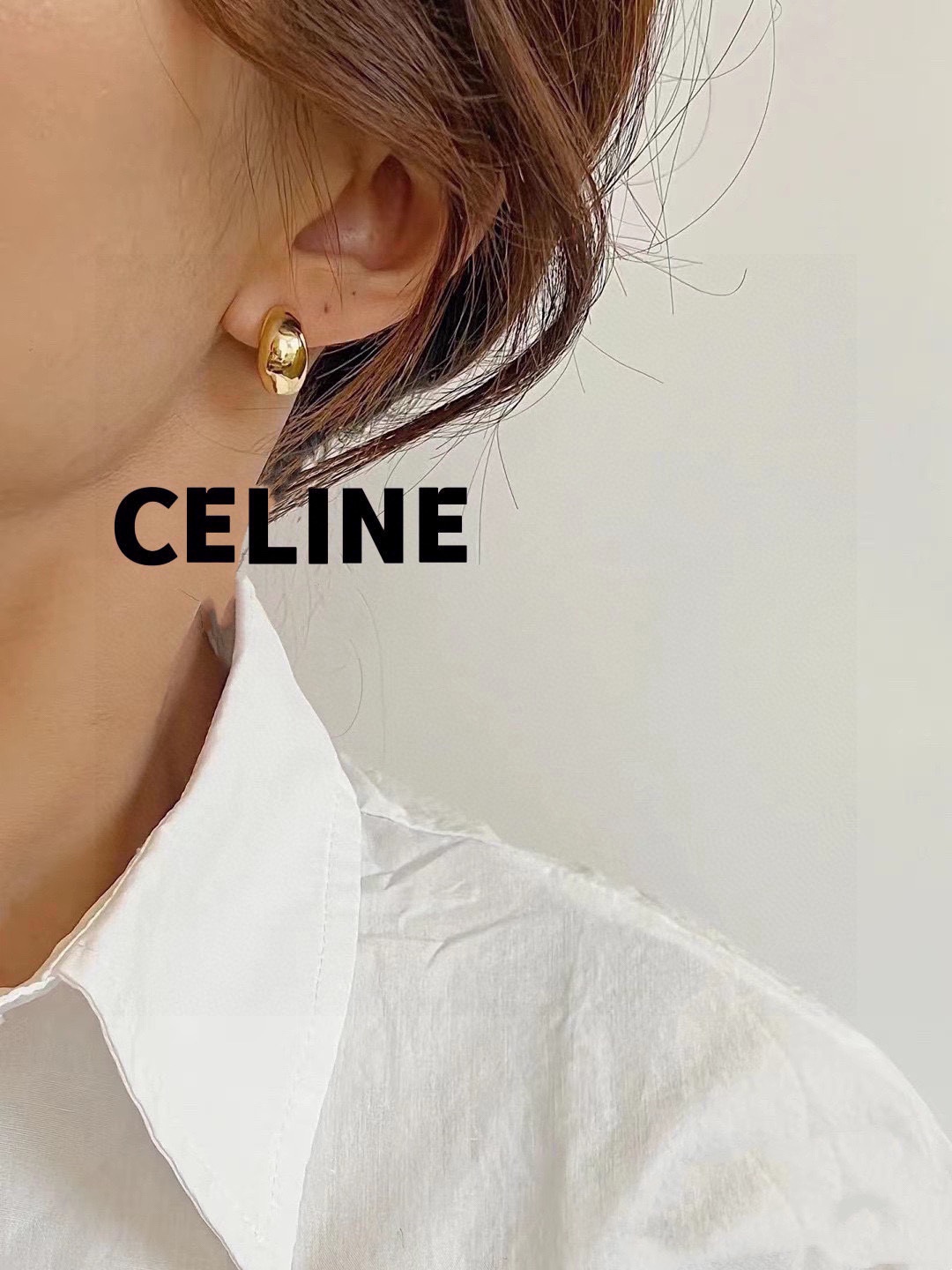NO:112954,Xiaohongshu recommends the latest hit and high-end Celine ancient golden autumn and winter earrings. Celine has become a popular element, continuing to interpret elegance and create fashion for women. Celine's jewelry style definitely represents a new lifestyle. Just like this earring, the harmonious matching between the clothing is very prominent, allowing gorgeousness and freedom to coexist, elegant but never feel bound, jewelry boutique, celine, celine, earrings19860909小红书推荐最新爆款高级感Celine赛琳古金秋冬款耳钉 赛琳已经自成一股流行元素,持续为女性诠释优雅、创造时尚,Celine家的饰品风格绝对代表了一种新的生活方式,就像此款耳环,跟服饰之间的和谐搭配性是非常凸出的,让华丽与自在共存,优雅但绝不会感到束缚,饰品精品,celine,celine,earrings,Jewelry