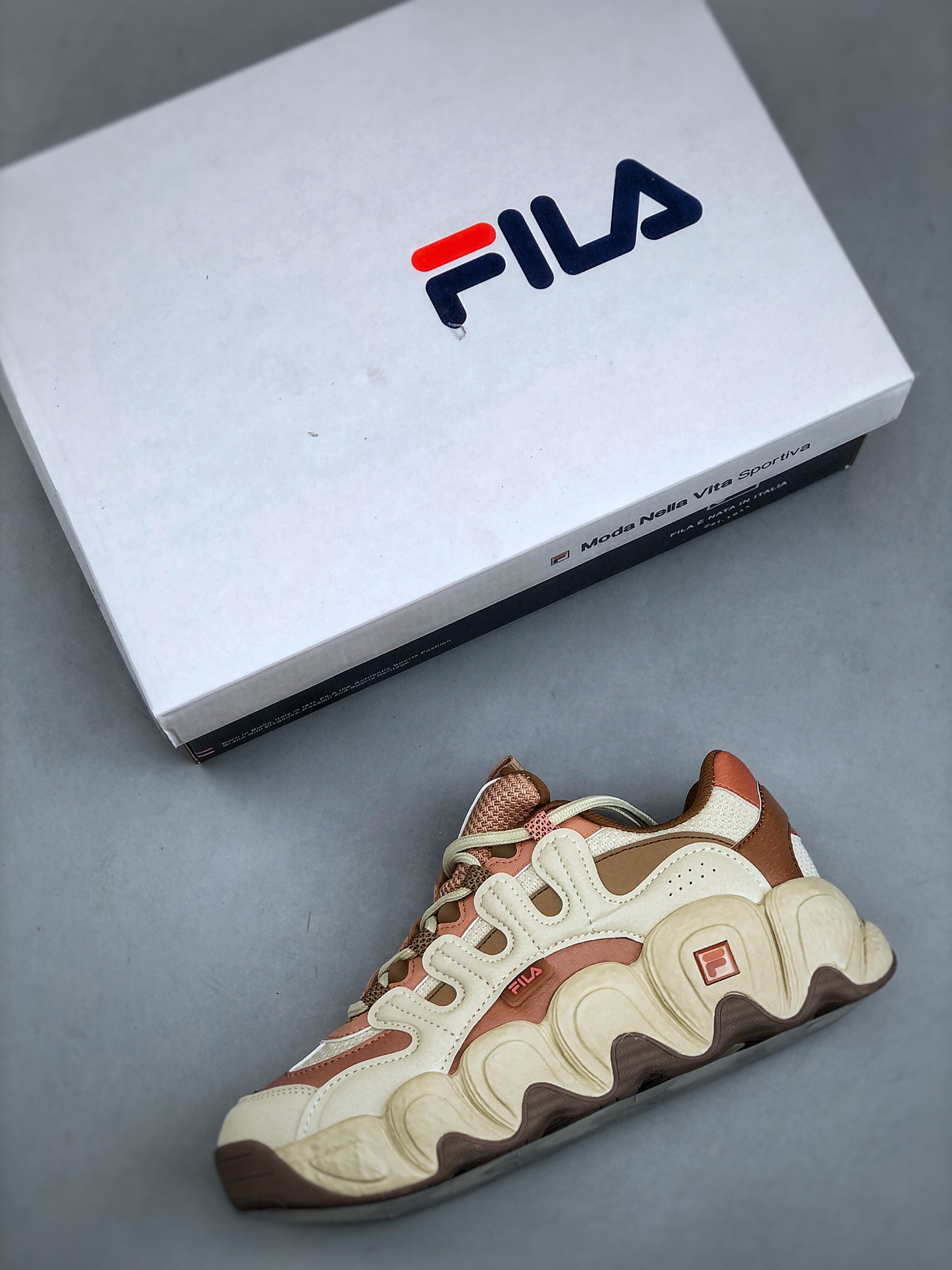💰真标190💰公司级240💰纯原280  Fila/斐乐 官方透气猫爪鞋 F12W441102FFP #采用轻质环保太空革组合透气网织布鞋面材质+缓震EVA中底组合厚实橡胶外底尺码：35.5 36 36.5 37.5 38 38.5 39 40